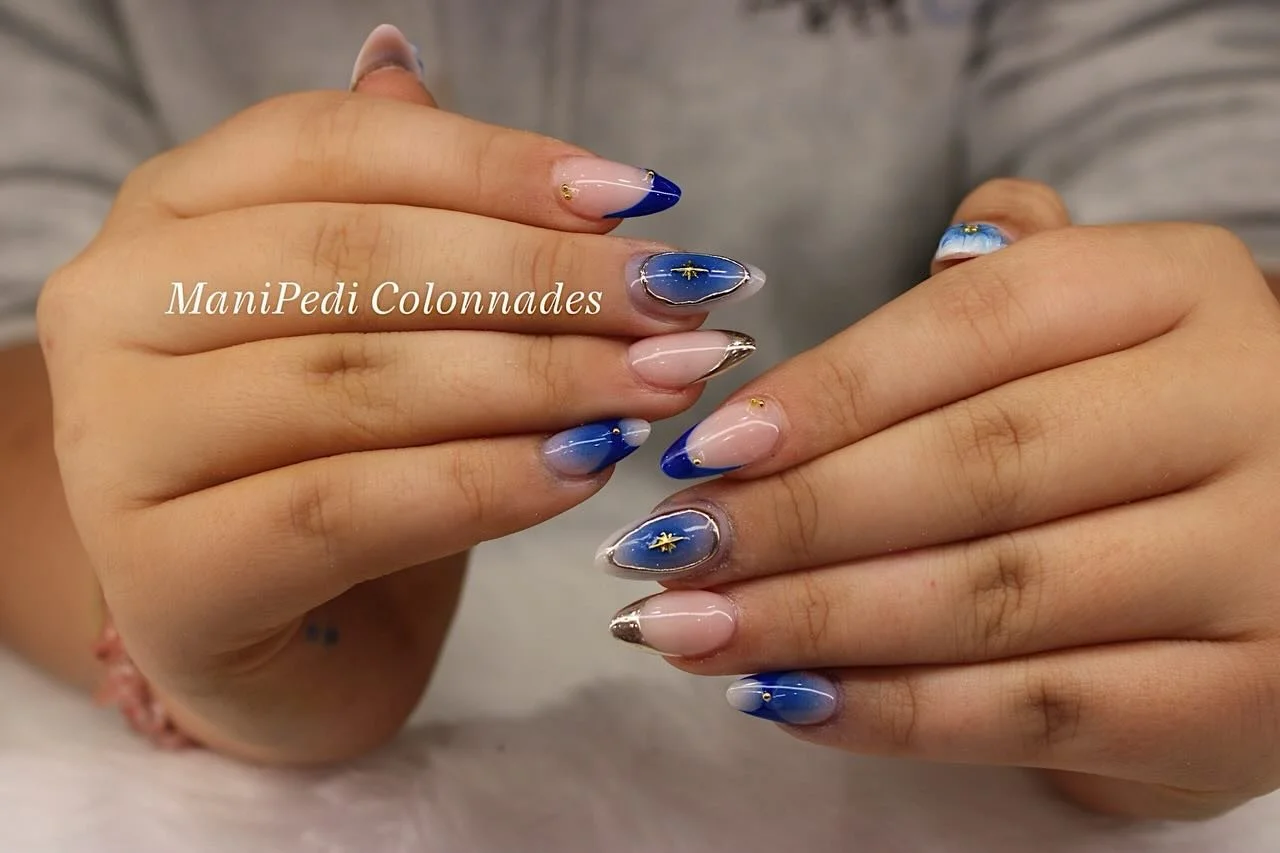 Nails inspo for your next appointment 😉💙
.
.
#colonnadesshopping #nails #nailinstagram #adelaide #viral