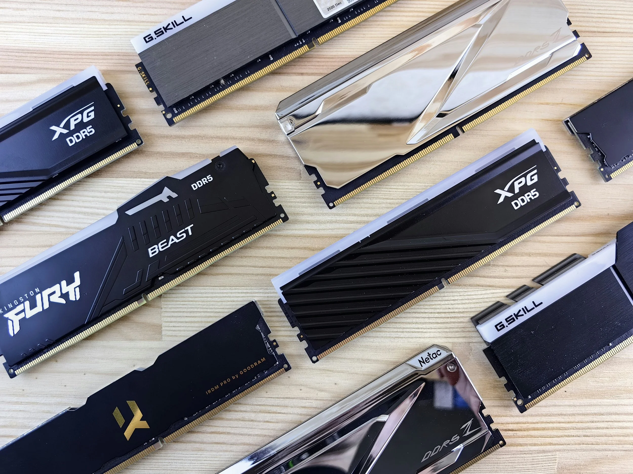 DDR5 vs DDR4 in 2025: Do You Really Need the Upgrade?