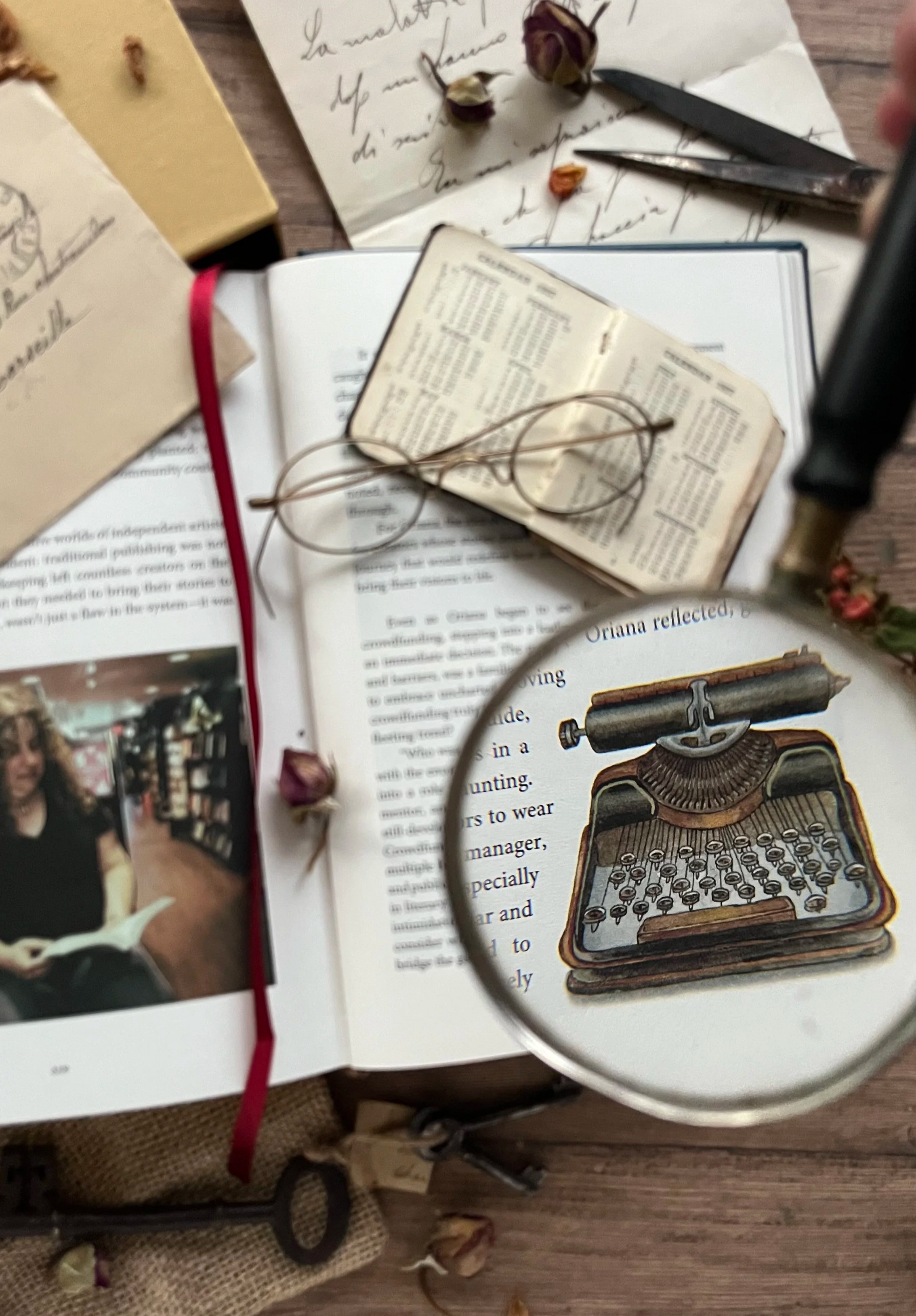 Illustrated spot artwork - Vintage typewriter