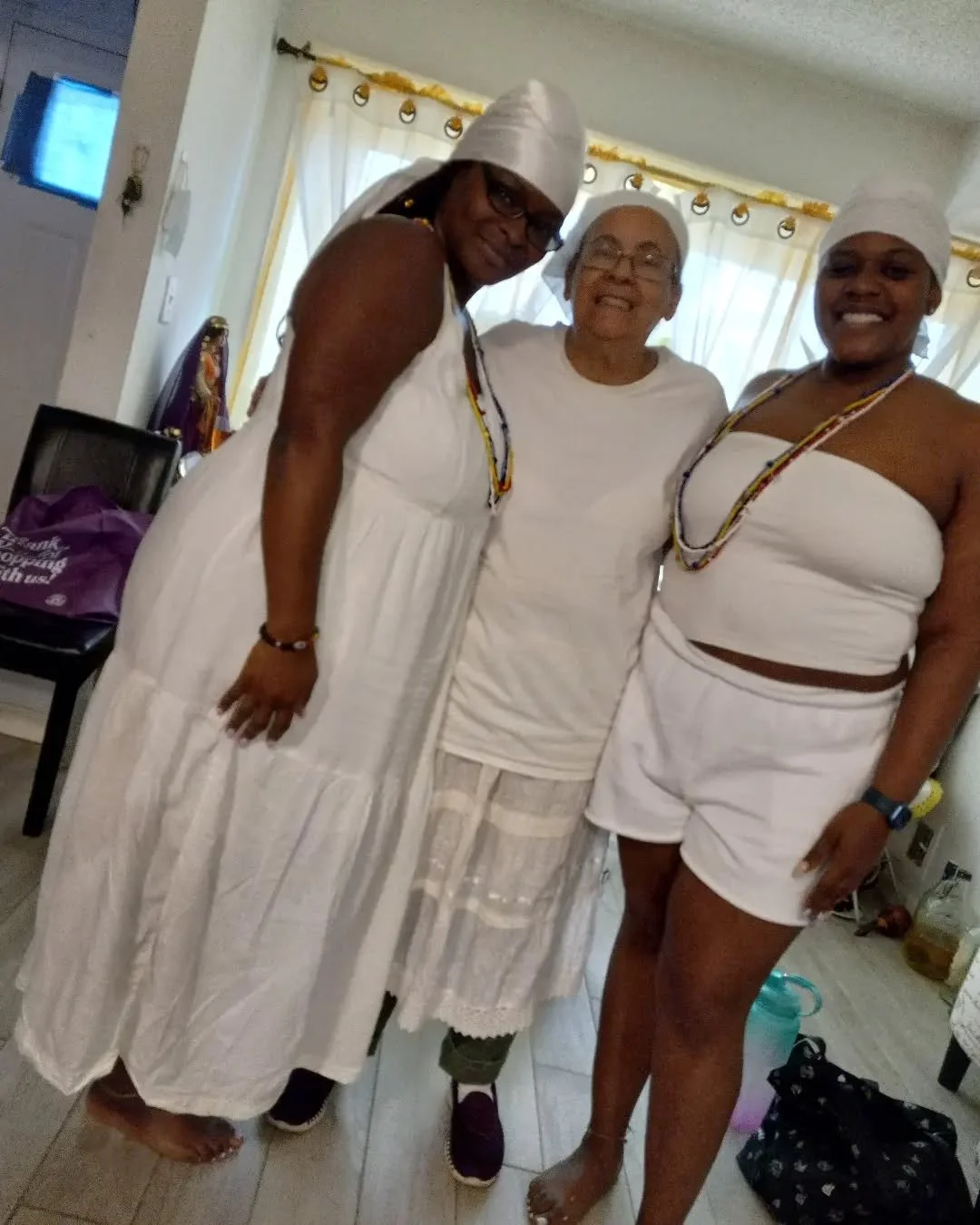 Congratulations to these beautiful ladies... 

#awakening #awaken #awkenedwoman #awakethesoul #spirituality #spiritualdoula #reikiclass #reikiclassesandcertification #reikitraining #reikimaster🙏 #reikimasterteacher #reikihealing