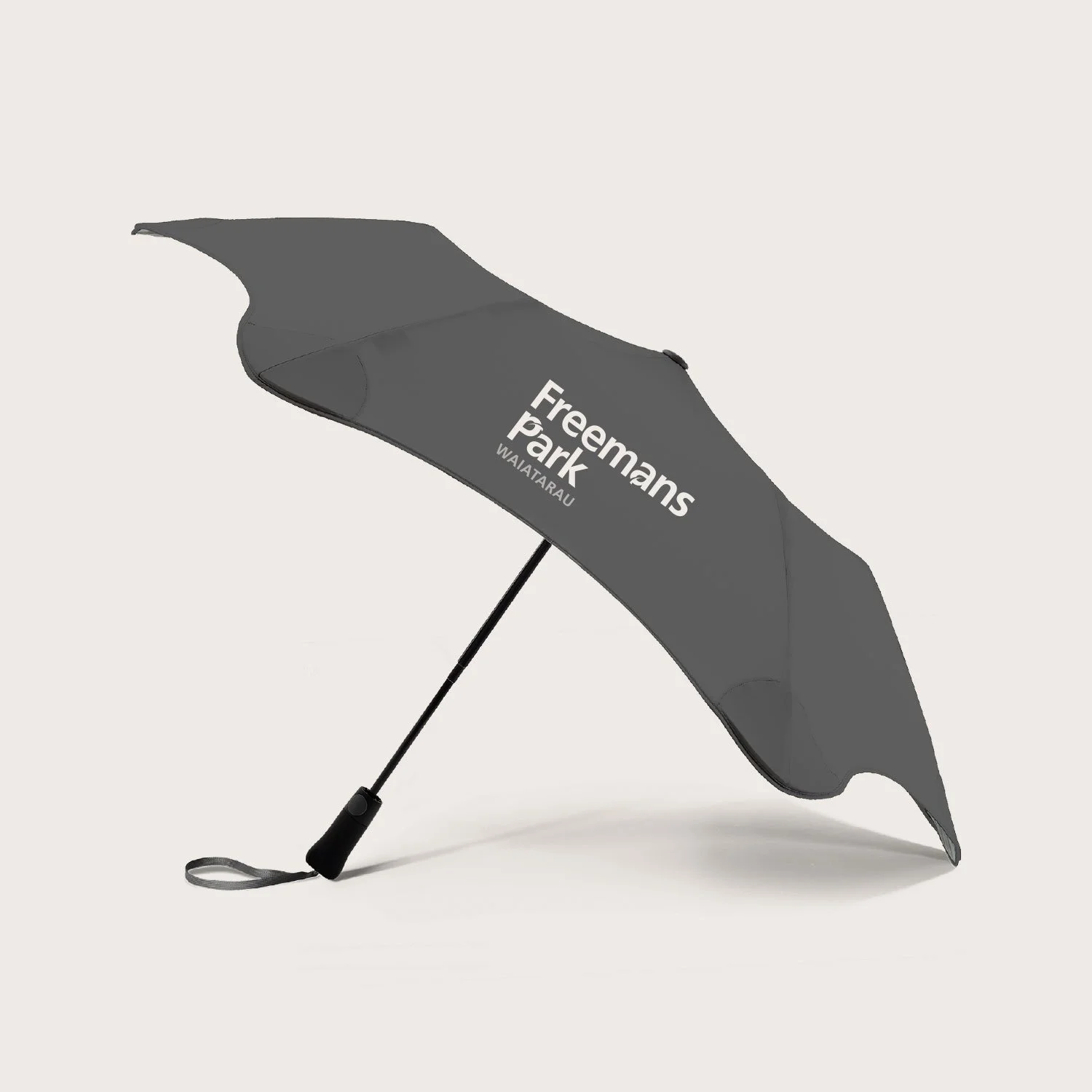 Freemans-Park-Collateral-Umbrella_Blunt_Metro_Storm-Grey_Side_1500px.jpg