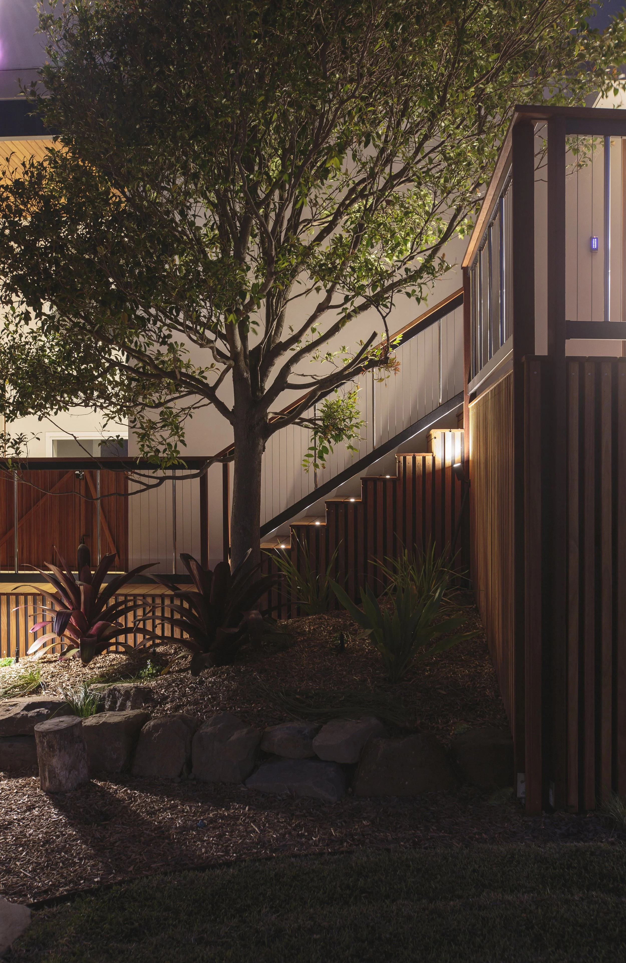 Lloyd St - night015.jpg