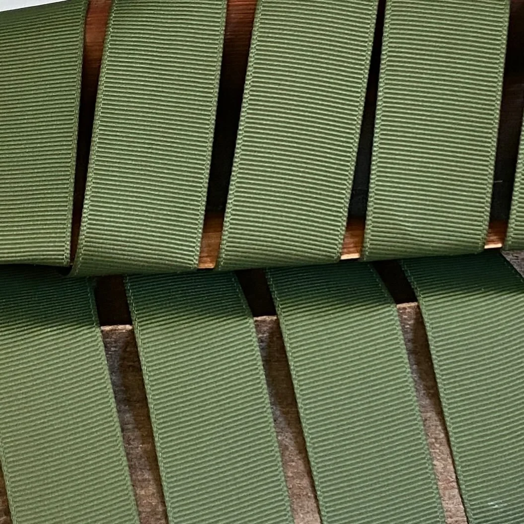 Binding palm spathes in olive green