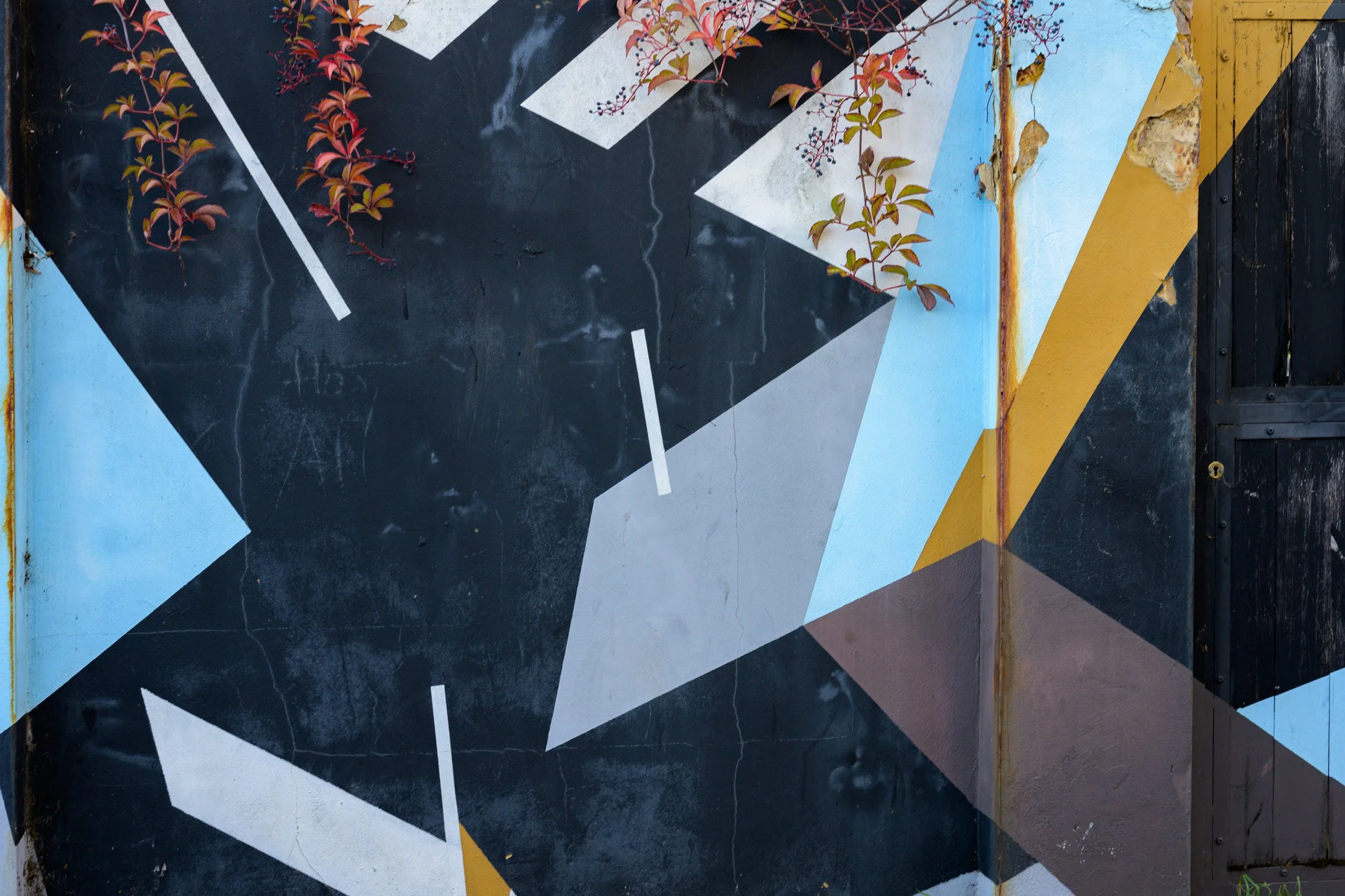 Walthamstow alley walk mural boarding