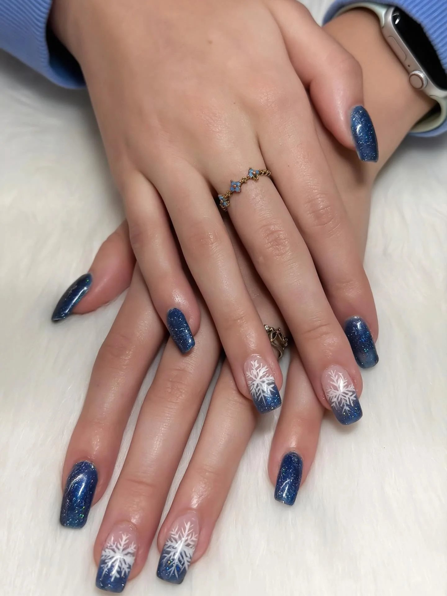 Winter wonderland ❄️ #lvnailsandover