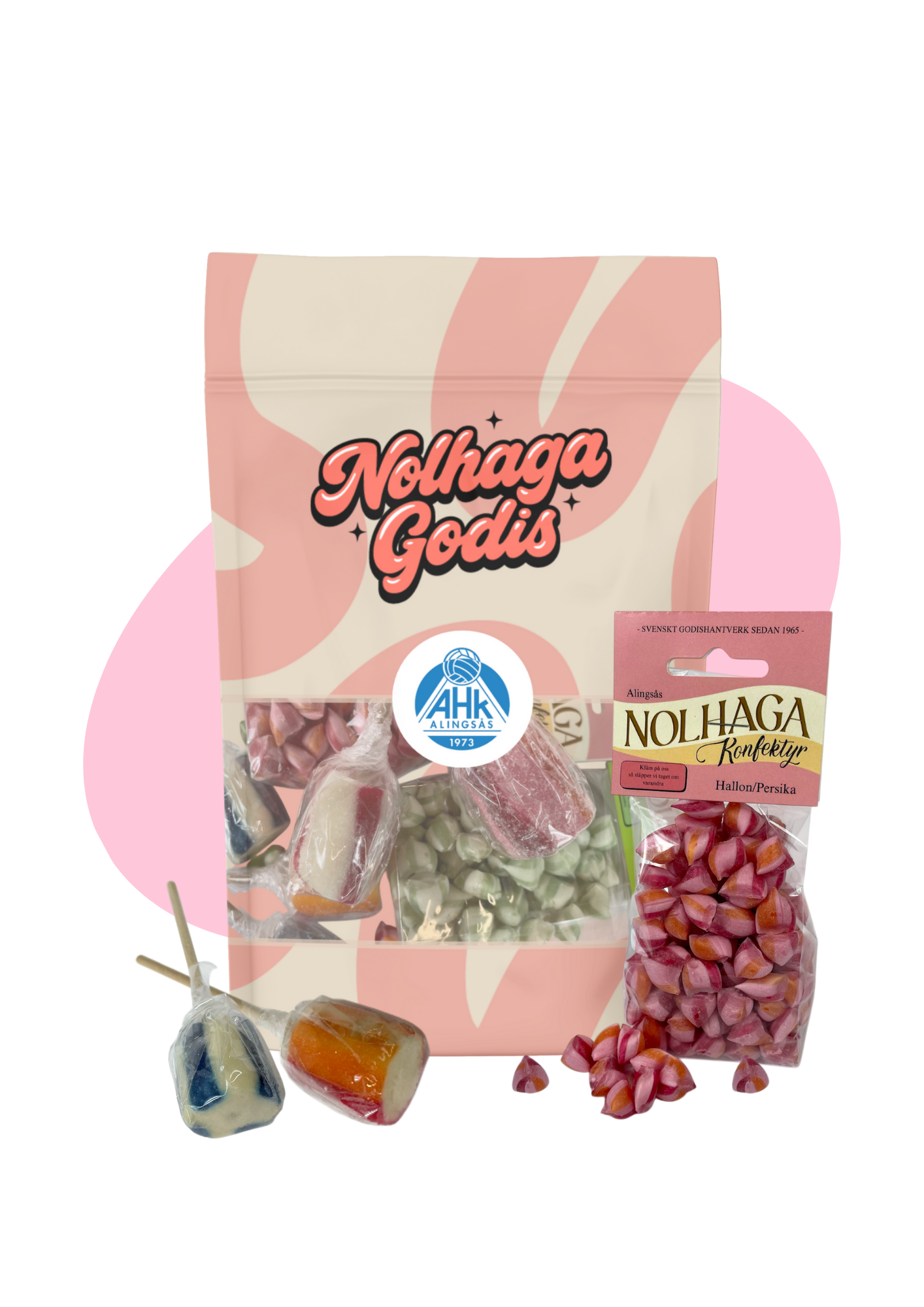 Påsarkarameller i ett plastpåse och en liten förpackning, med ett bakgrundsbrev som har texten 'Nolhaga Godis' och en logga för AHK Alingsås.
