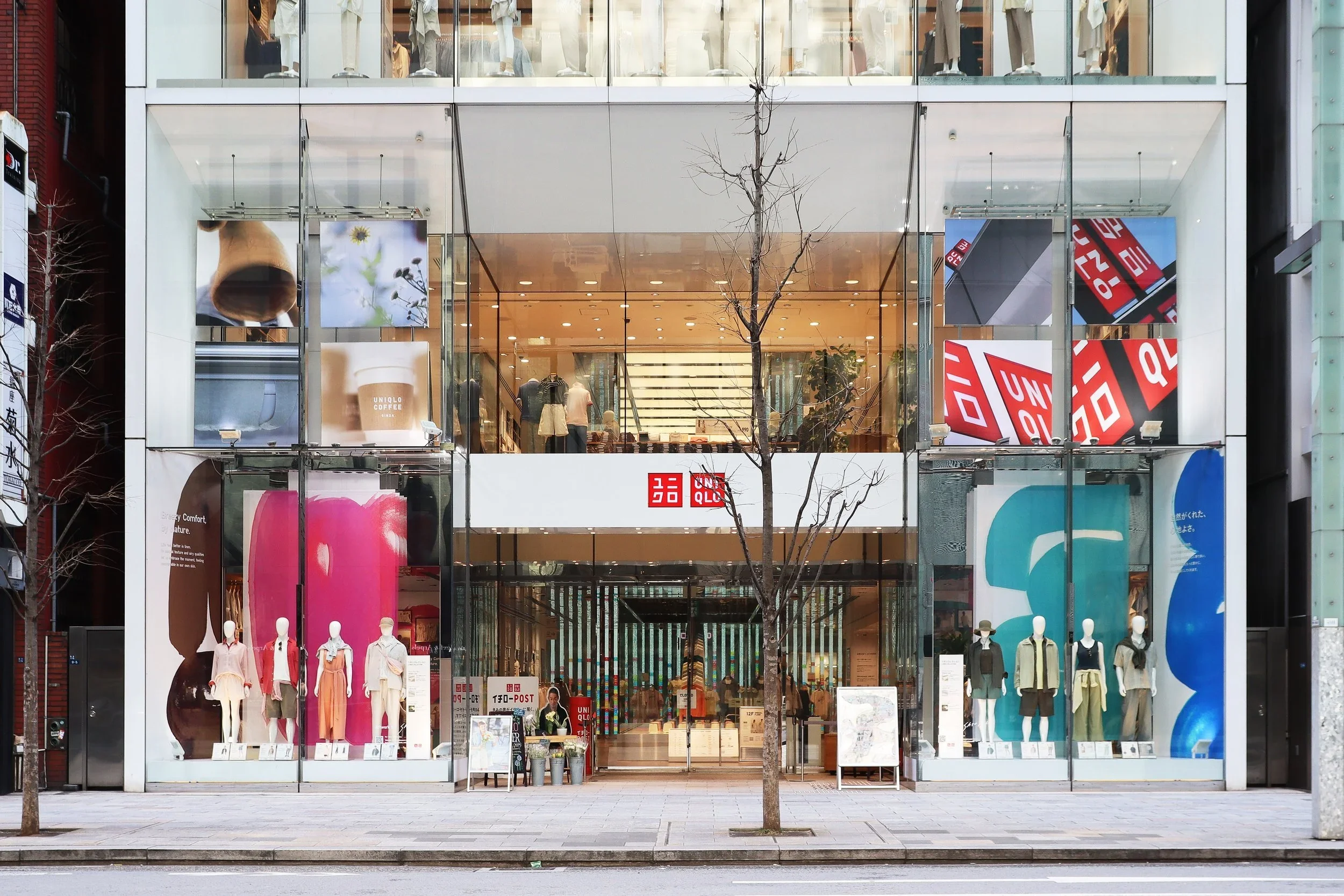UNIQLO Global Window Display
