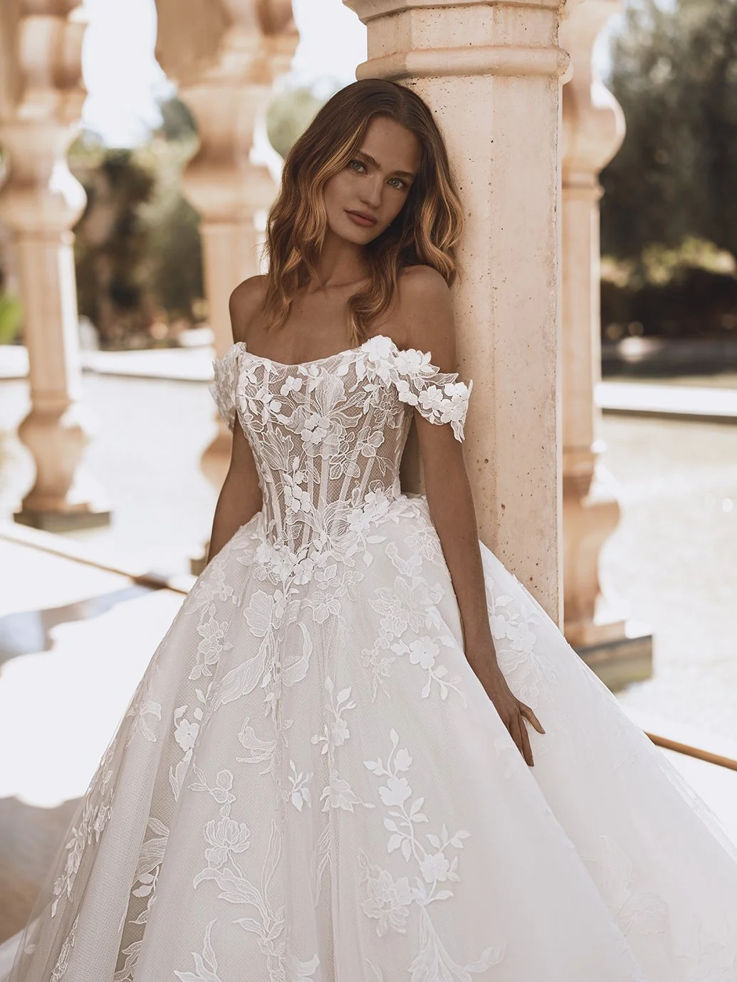 26_Enzoani_PRO_VOGUE_Clo_Web.jpg