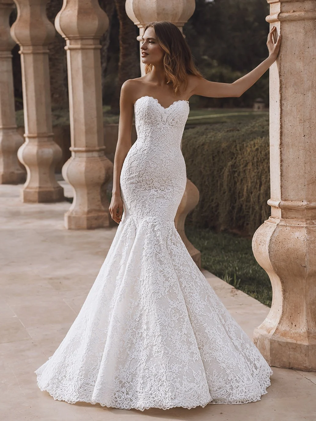 26_Enzoani_PRO_VERONIKA_Fro_Web.jpg