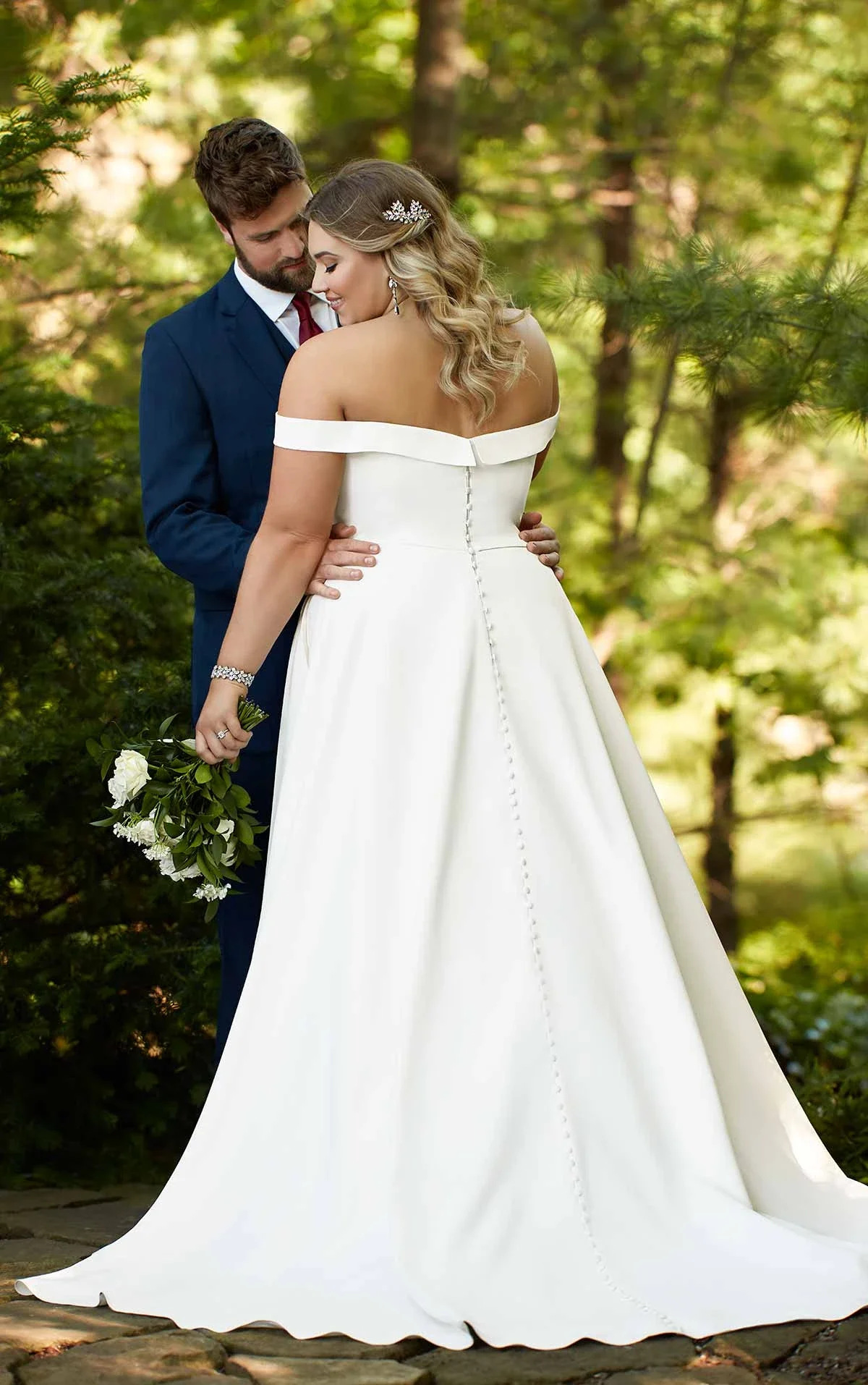 D2761-A4-Essense-of-Australia-EveryBody.EveryBride.webp