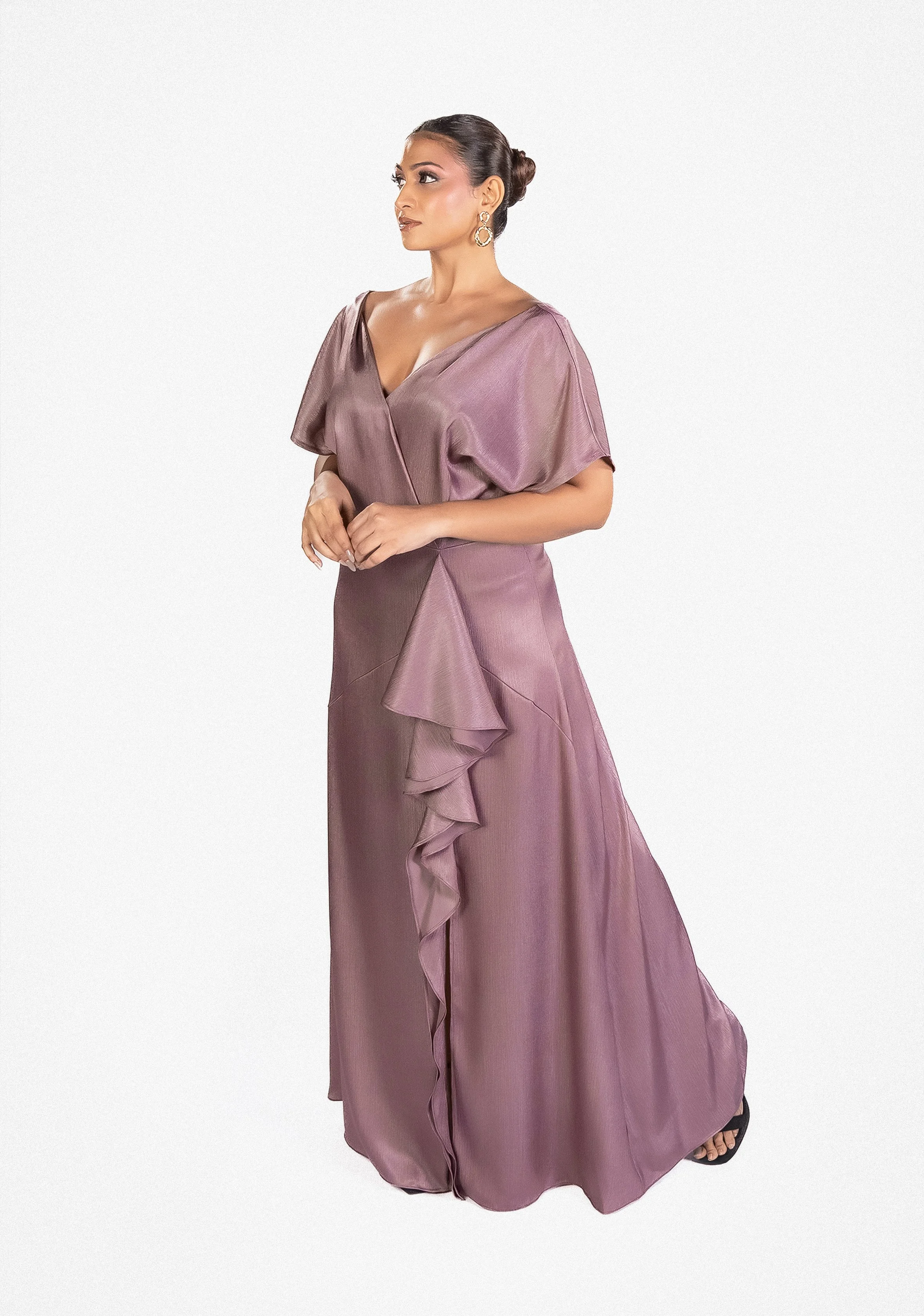 Sophisticated evening dress with a graceful, elongated profile (3).jpg