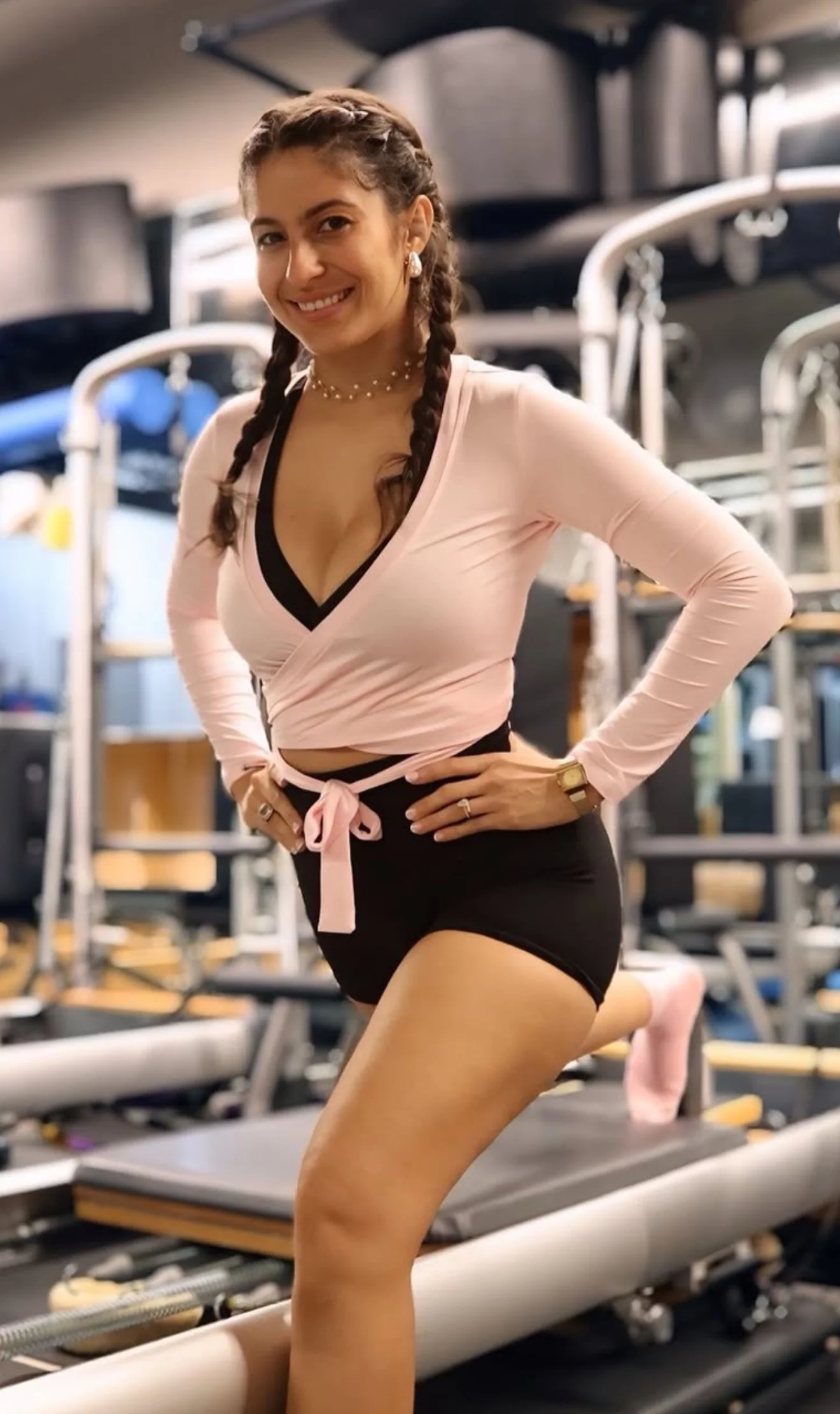 Janice Pilates teacher in International Pilates House in Valbonne, France offering private, duet, and small group Mat classes in a boutique home studio.