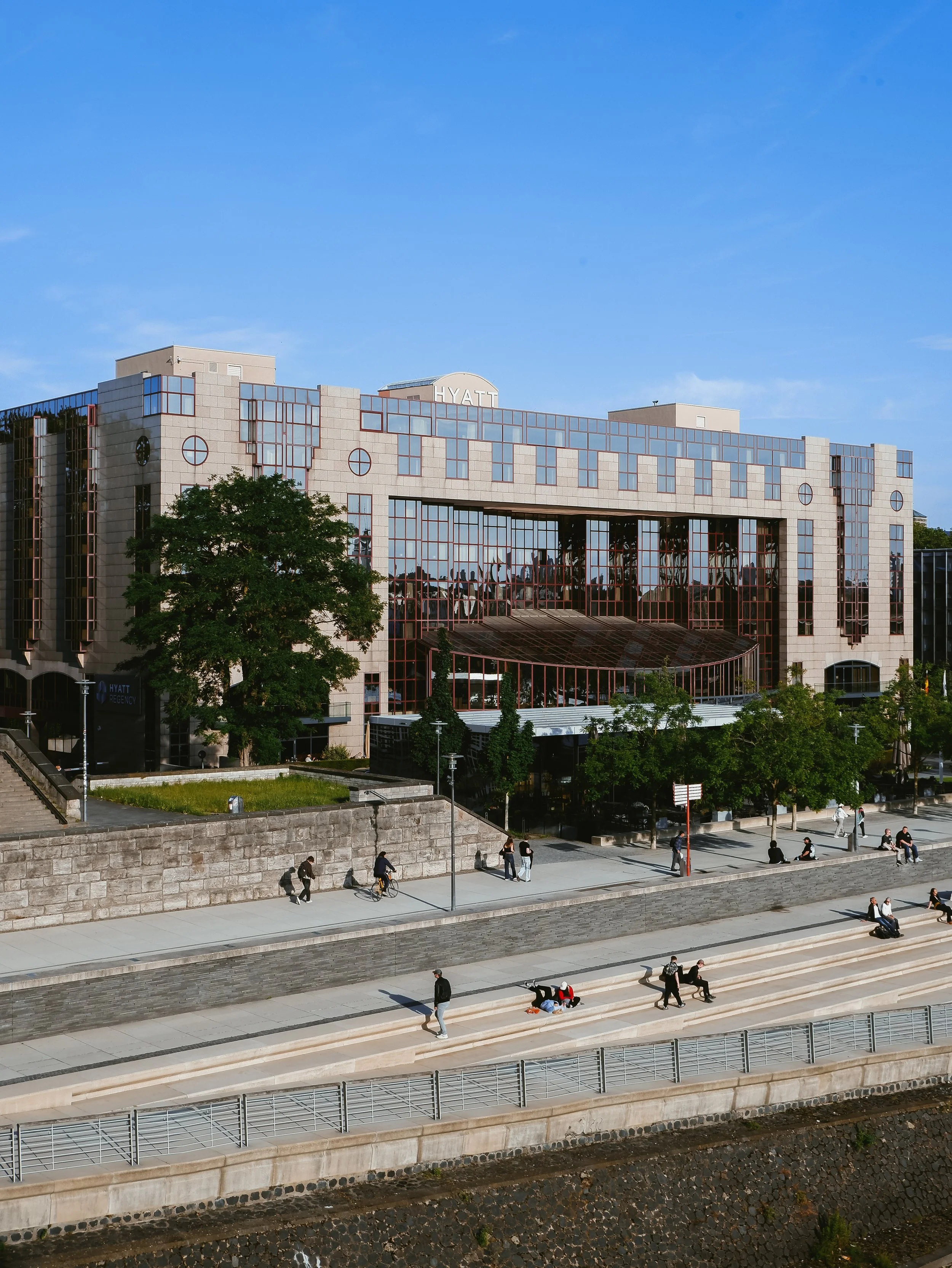 Riverside luxury hotel overlooking the Rhine with spectacular views across Cologne