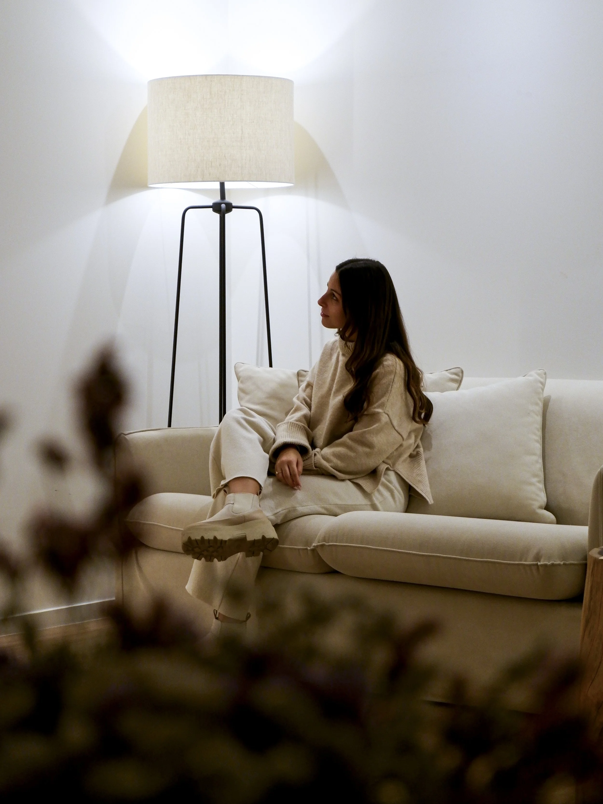 Contemporary lounge with warm minimalist design creating a relaxing atmosphere at Octant Évora
