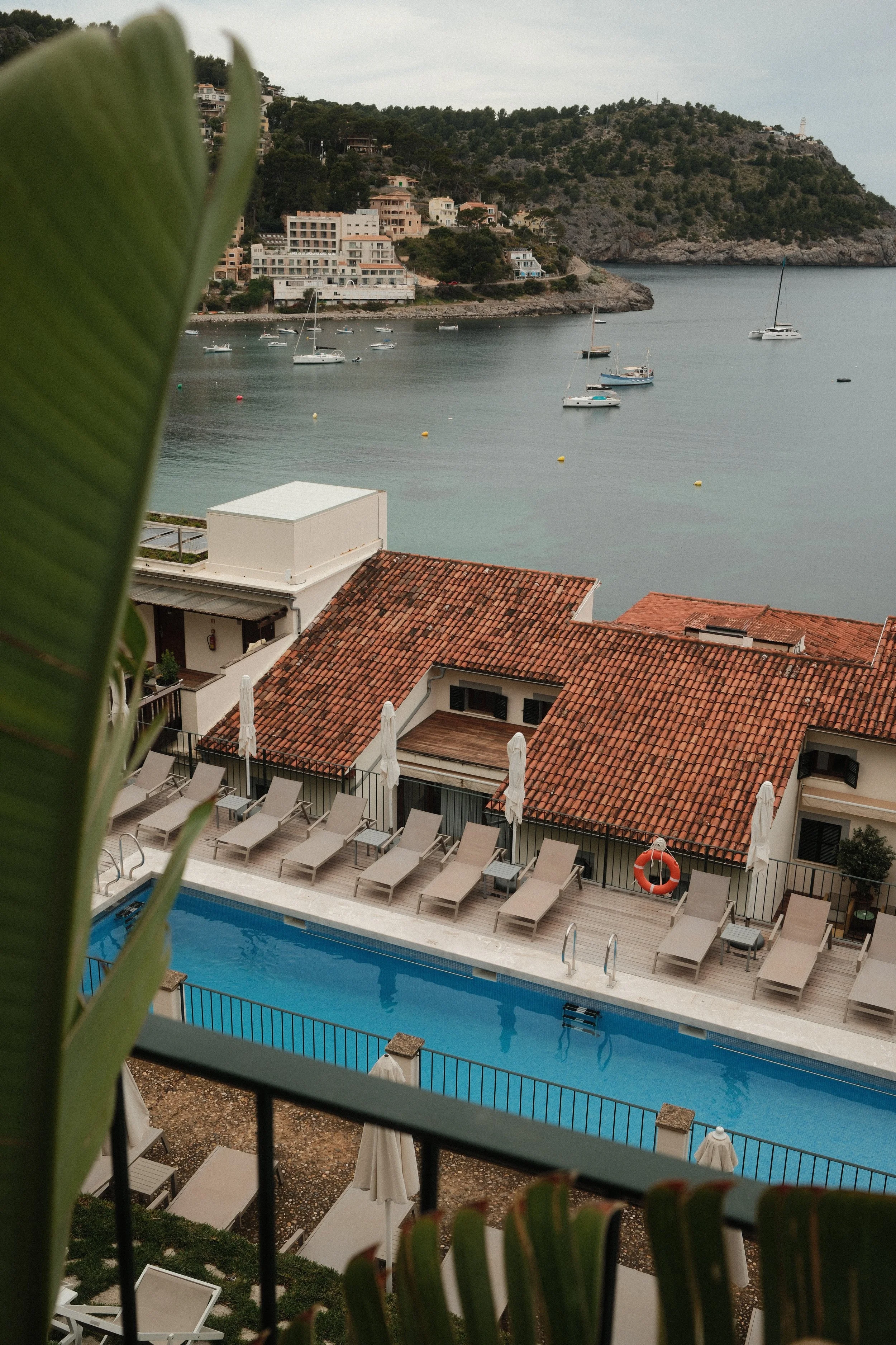 Mediterranean bay views and rooftop loungers at Hotel Espléndido in Mallorca
