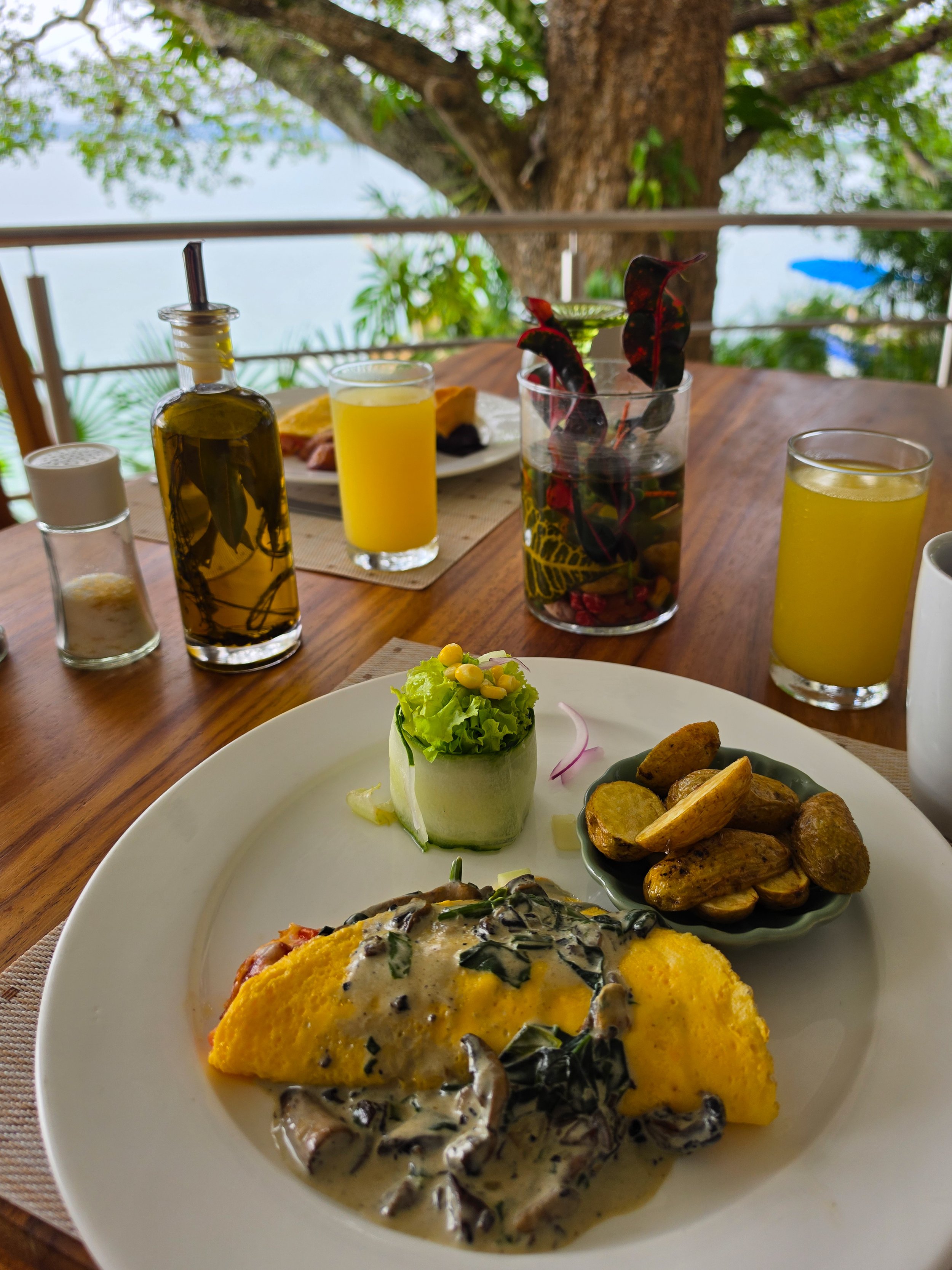 Fresh lakeside breakfast overlooking the peaceful waters of Lake Petén Itzá