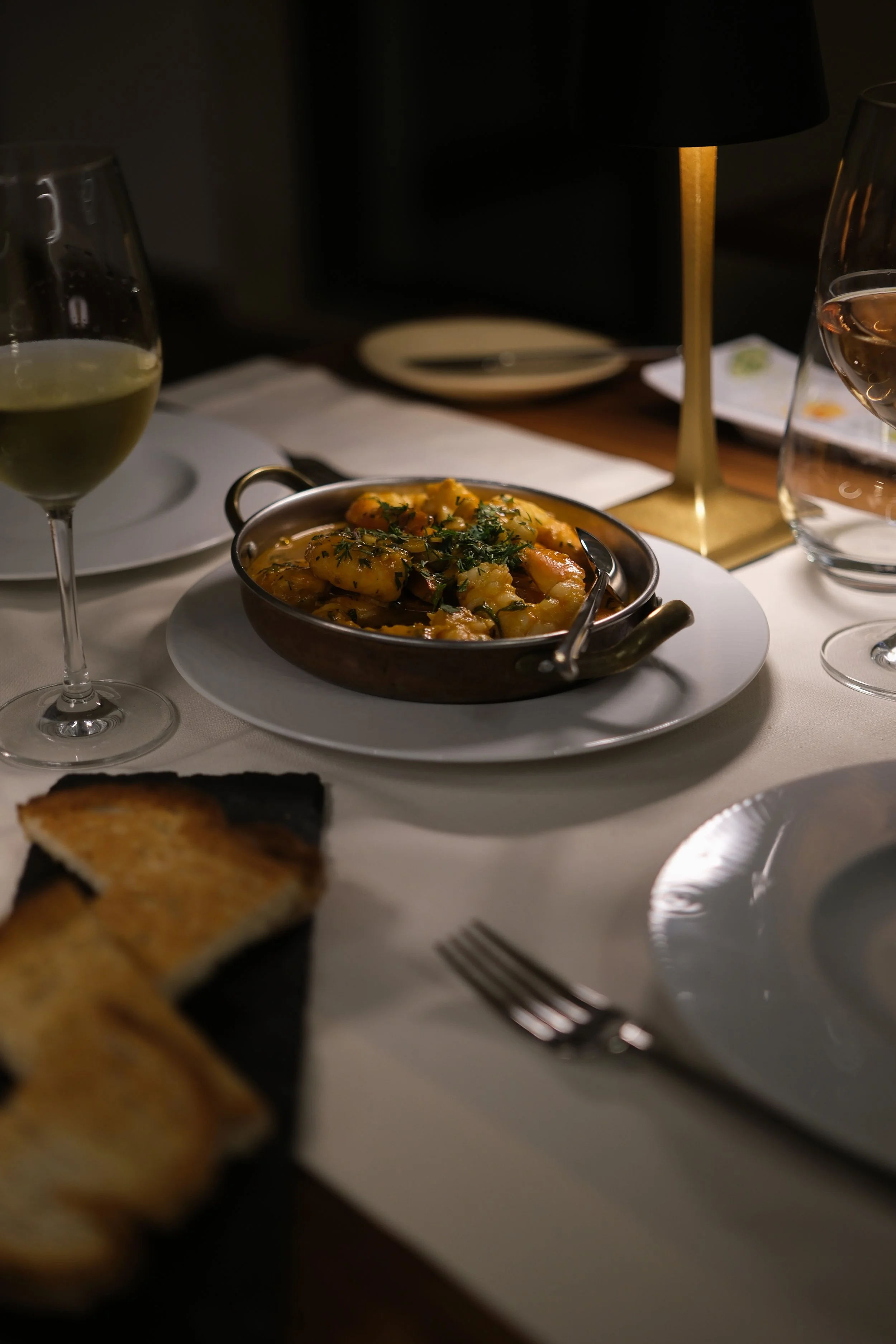 Elegant seafood dinner experience at Quinta da Maquia restaurant
