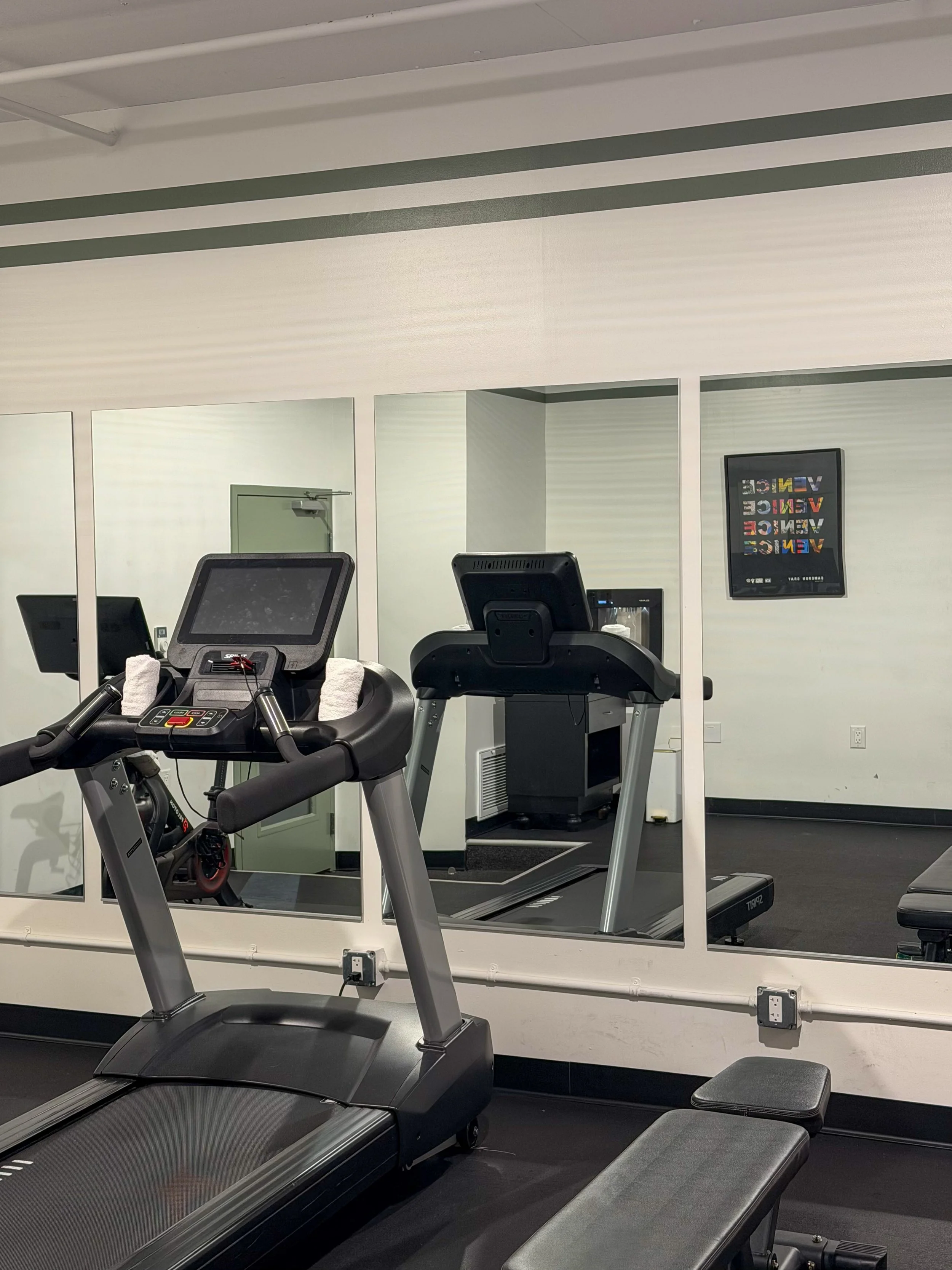 Keeping your routine with an ocean mindset, even while traveling, Hotel Erwin – Venice Beach, USA.