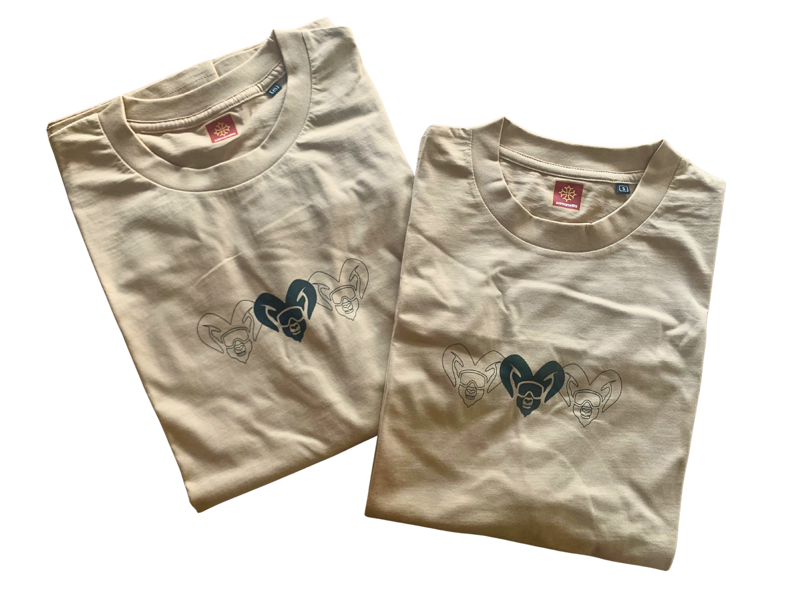 camiseta sikski con el logotipo de la cabra pirenaica