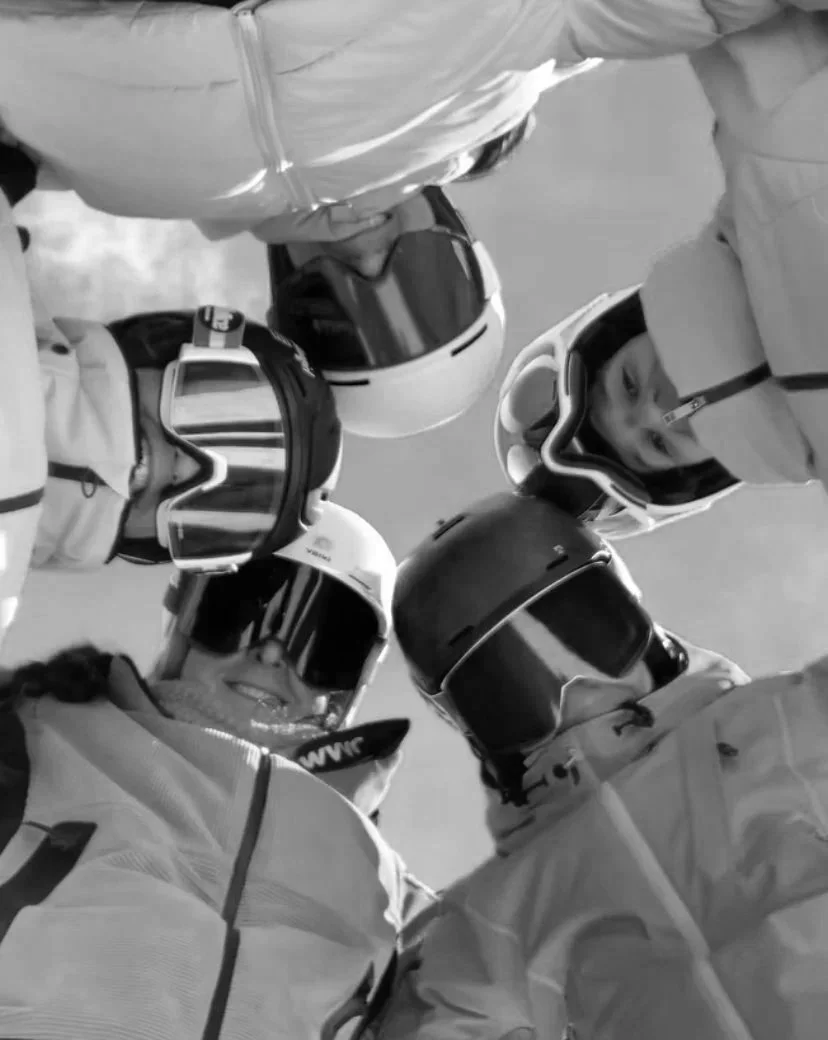 clases de freeride, clases en baqueira beret, sikski club, temporada de invierno, valle de arán, val d'aran, actividades en el pirineo, técnica de esquí, esquí alpino, club de esquí, clases de esquí, equipo