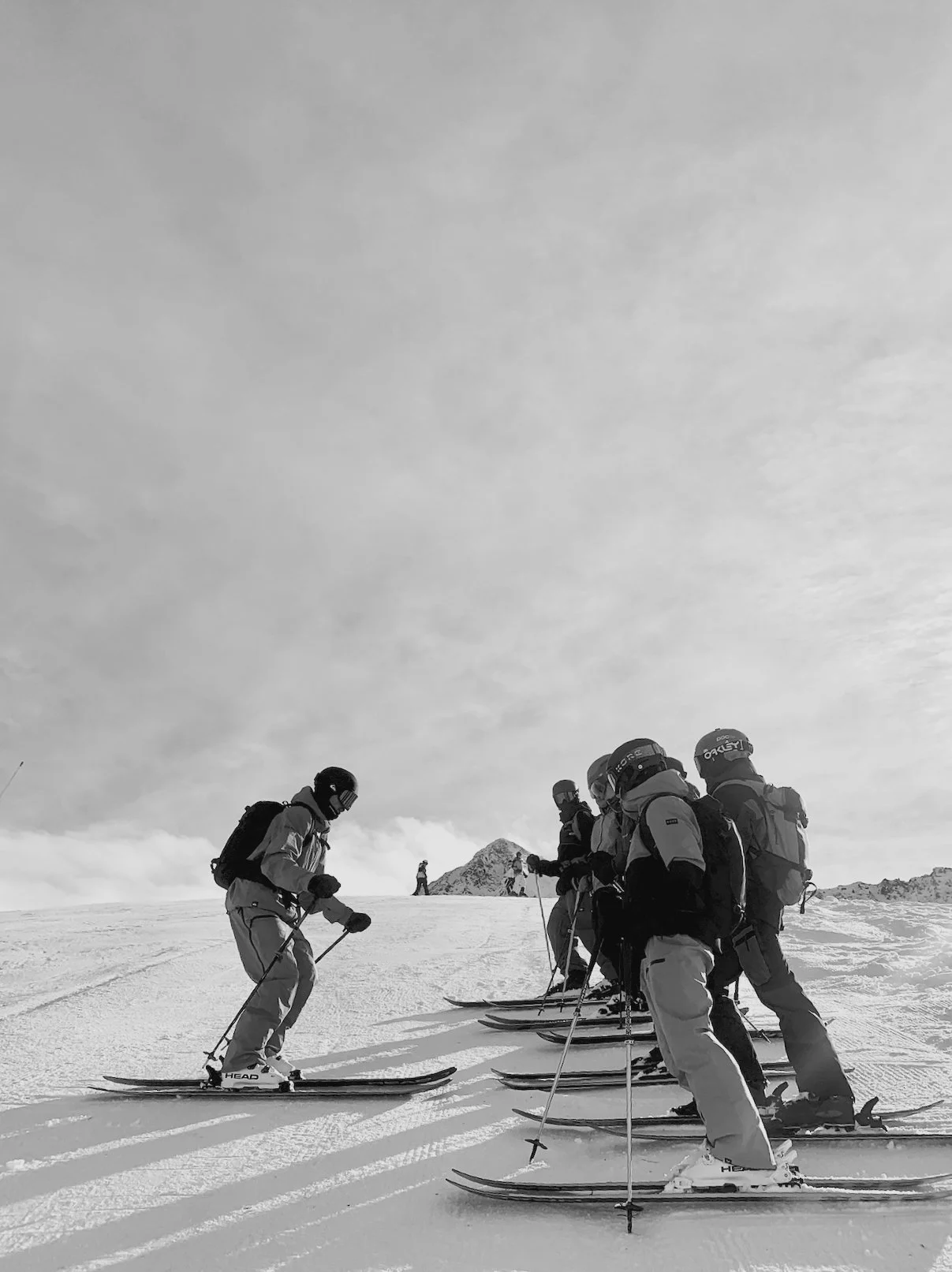 momento de demostración del grupo de freeride de sikski club en beret