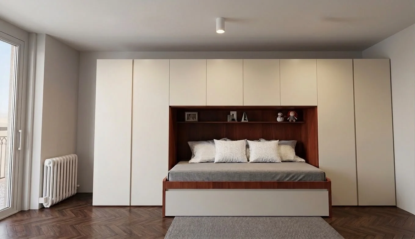 Il letto è inserito al centro di una grande armadiatura a tutta parete. La nicchia in legno crea una cornice calda e accogliente, mentre i moduli bianchi circostanti garantiscono un'ampia capacità contenitiva.