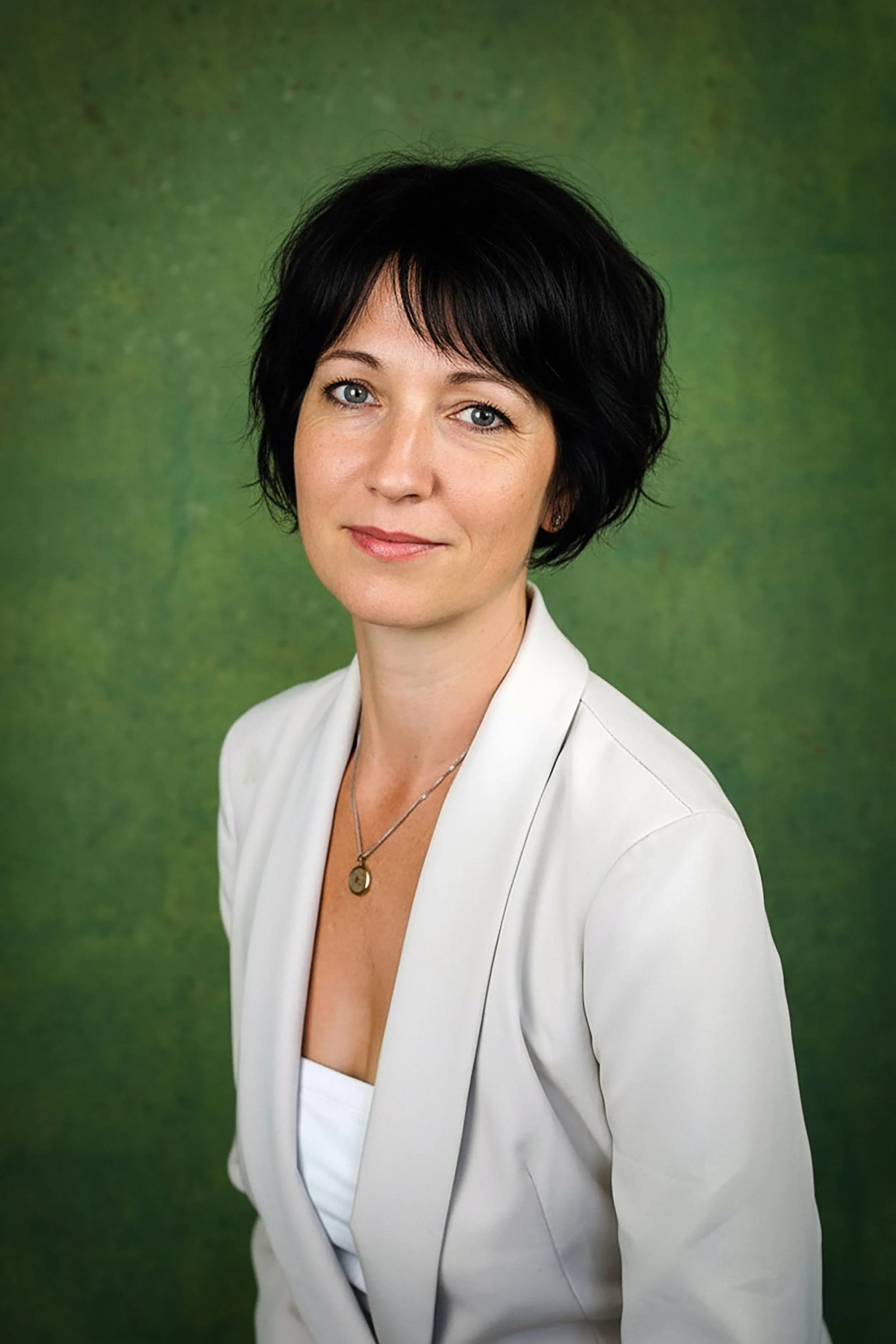 business-portrait-frau-blazer-graz-steiermark.jpg.jpg