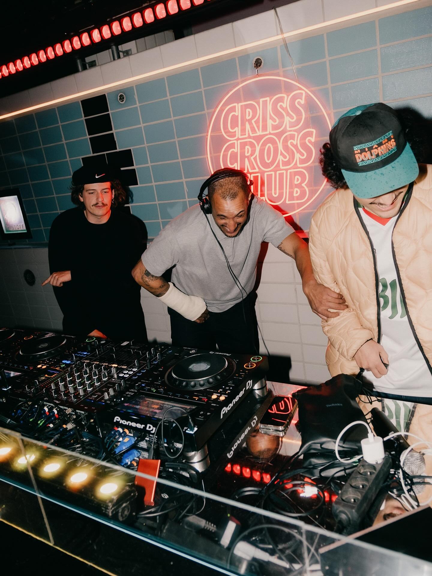 We&rsquo;re counting down to this Saturday when CANDY SHOP takes over with slow jams and 90s R&amp;B vibes 💗 where the party at? Right here ✨

22:00 - 03:00
B2B @hakimm_ @blackfrank @yaari_iii_ 
03:00 - 05:00 
@seppe__d 

Final tickets are live via 