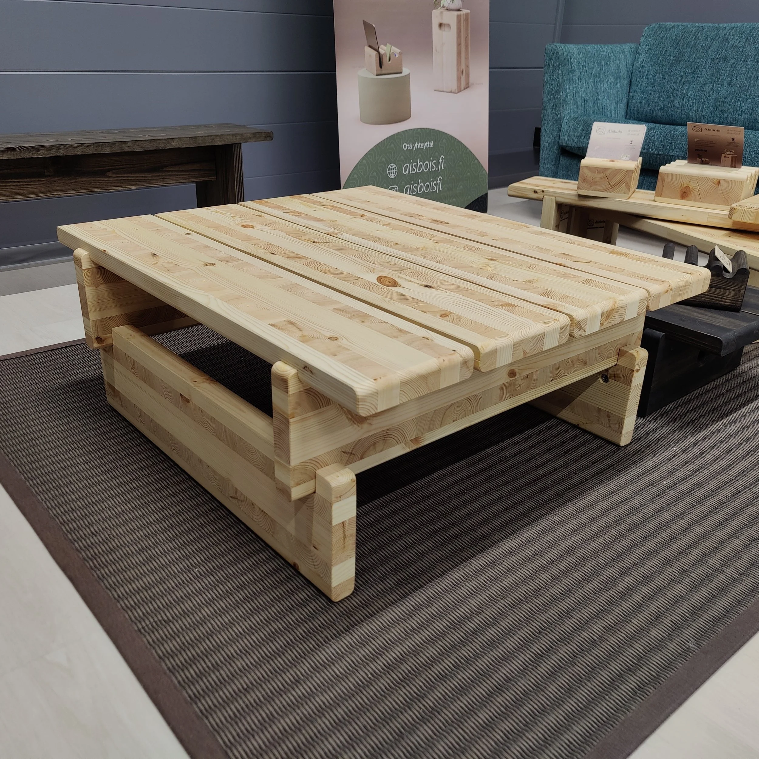 SP40 - sohvapöytä Korkea