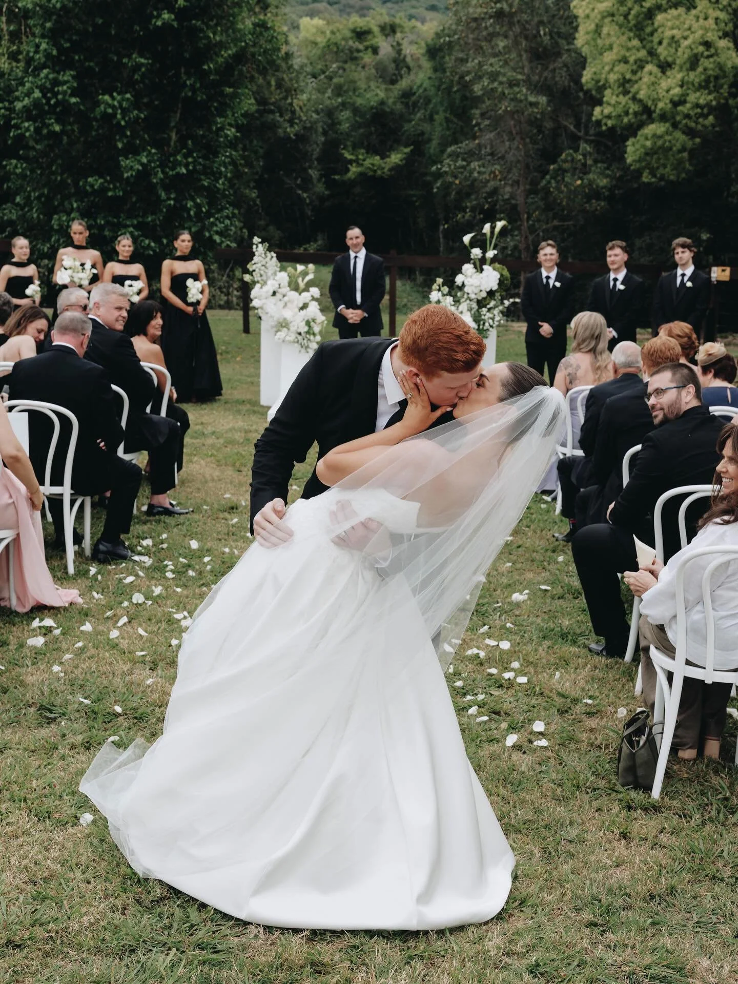INTRODUCING MR &amp; MRS WALLIS💍

Venue: @eerwahvaleestate 
Planning, Styling &amp; Stationery: @lovebirdweddings 
Florals: @mondofloraldesigns 
Catering: @the_ohana_group 
Bar Service: @thebartendersnoosa 
Marquee: @sperrytents_sunshinecoast 
Photo