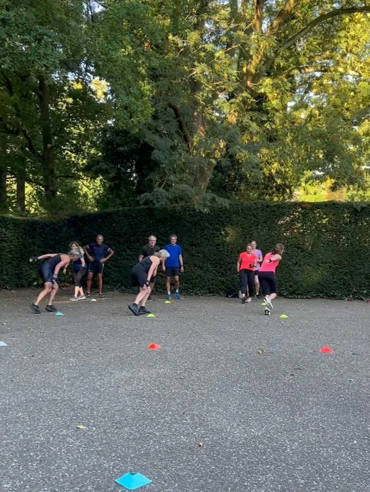 De eerste maand met OSCAR zit erop🤩. Van kleine groepjes op de zaterdagochtend naar 16 deelnemers op woensdagavond, elke training was een succes. In weer en wind gaan we de komende periode doorknallen🍂☔️.

Ook naar buiten &mdash;&mdash;&gt; https:/