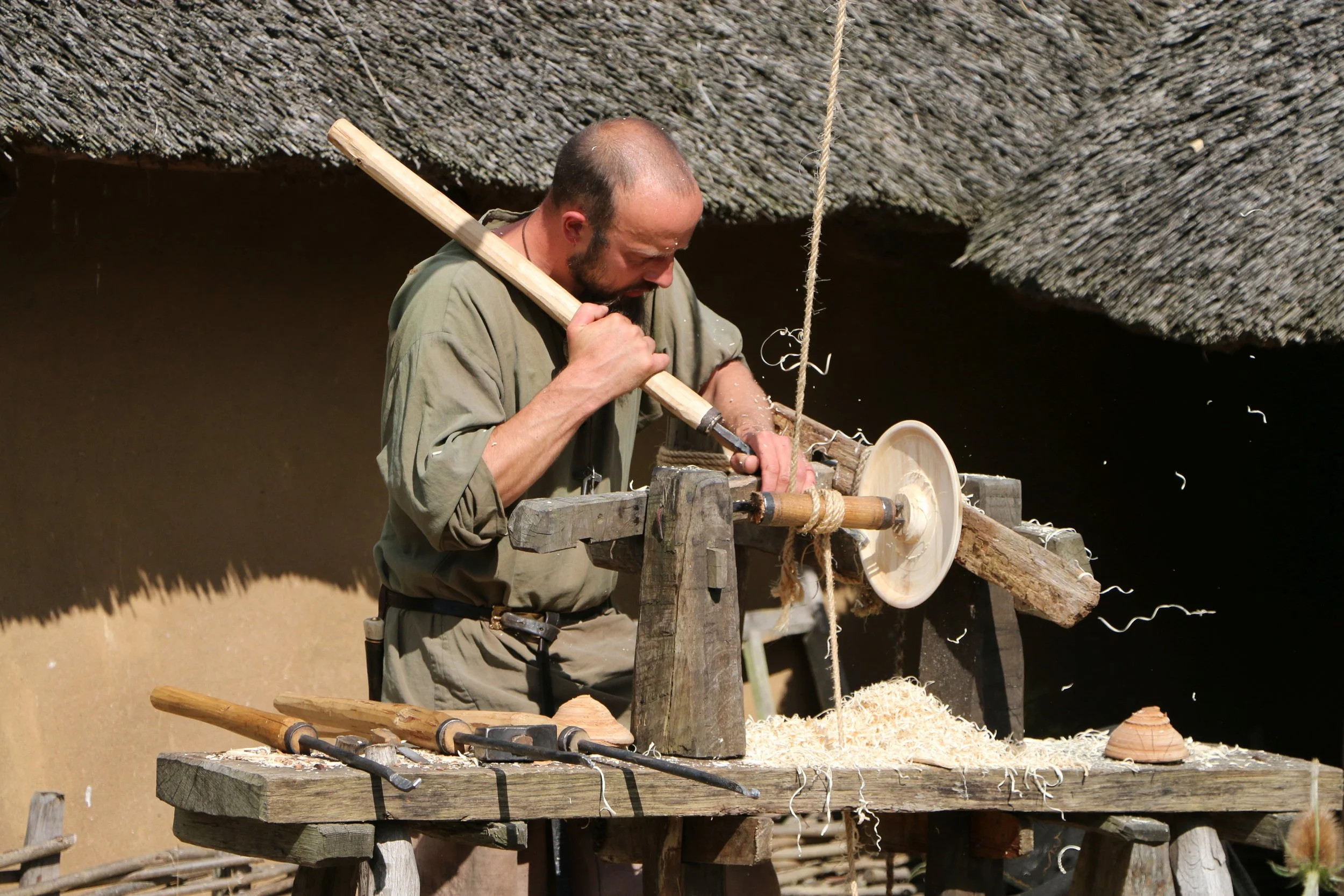 Handwerk in Haithabu.jpg