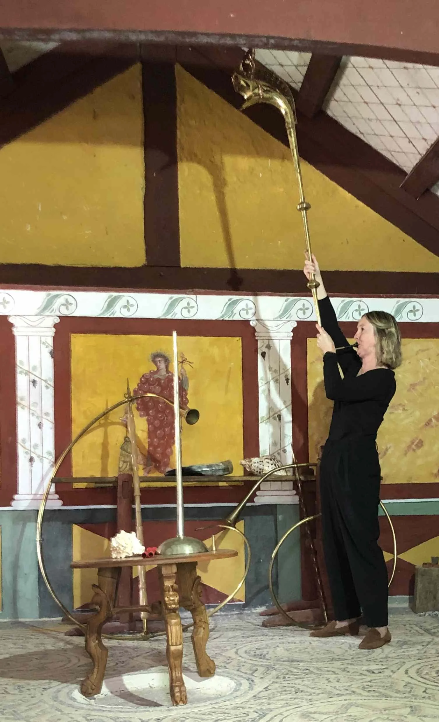 carnyx in roman bldg.jpg