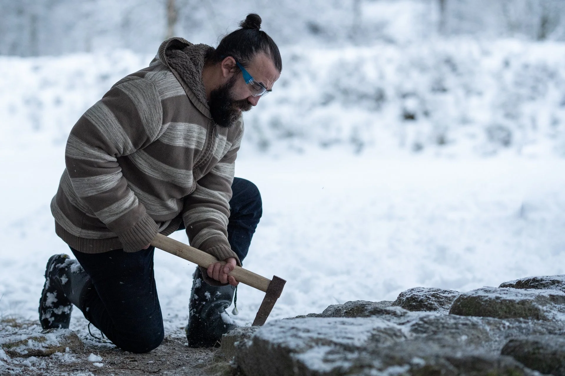 Between Archaeology and Craft: Reconstructing Stoneworking Practices Through Traditional Materials and Techniques: Some Examples from Norway