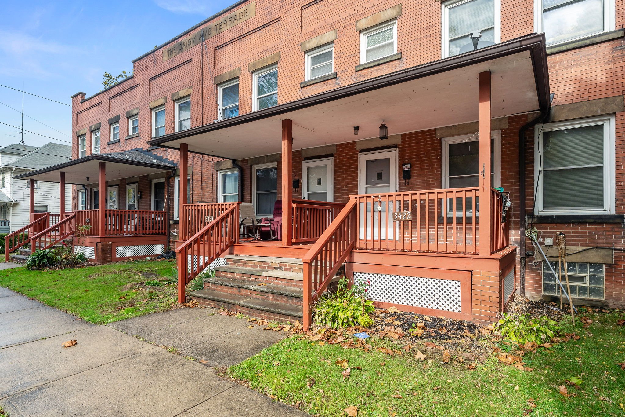 3-web-or-mls-DSC03128 ext.jpg