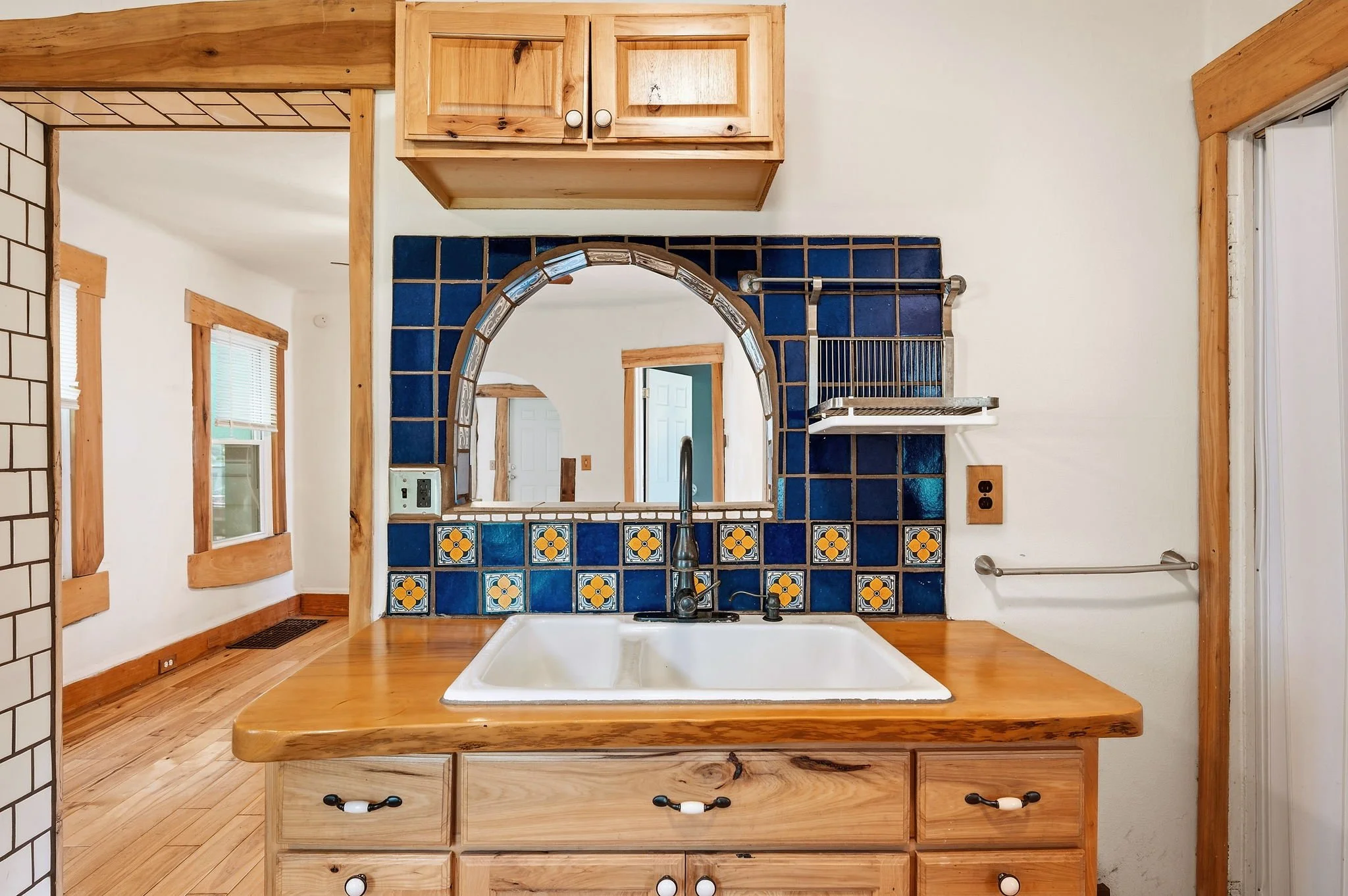 9-web-or-mls-DSC_3800kitchen.jpg