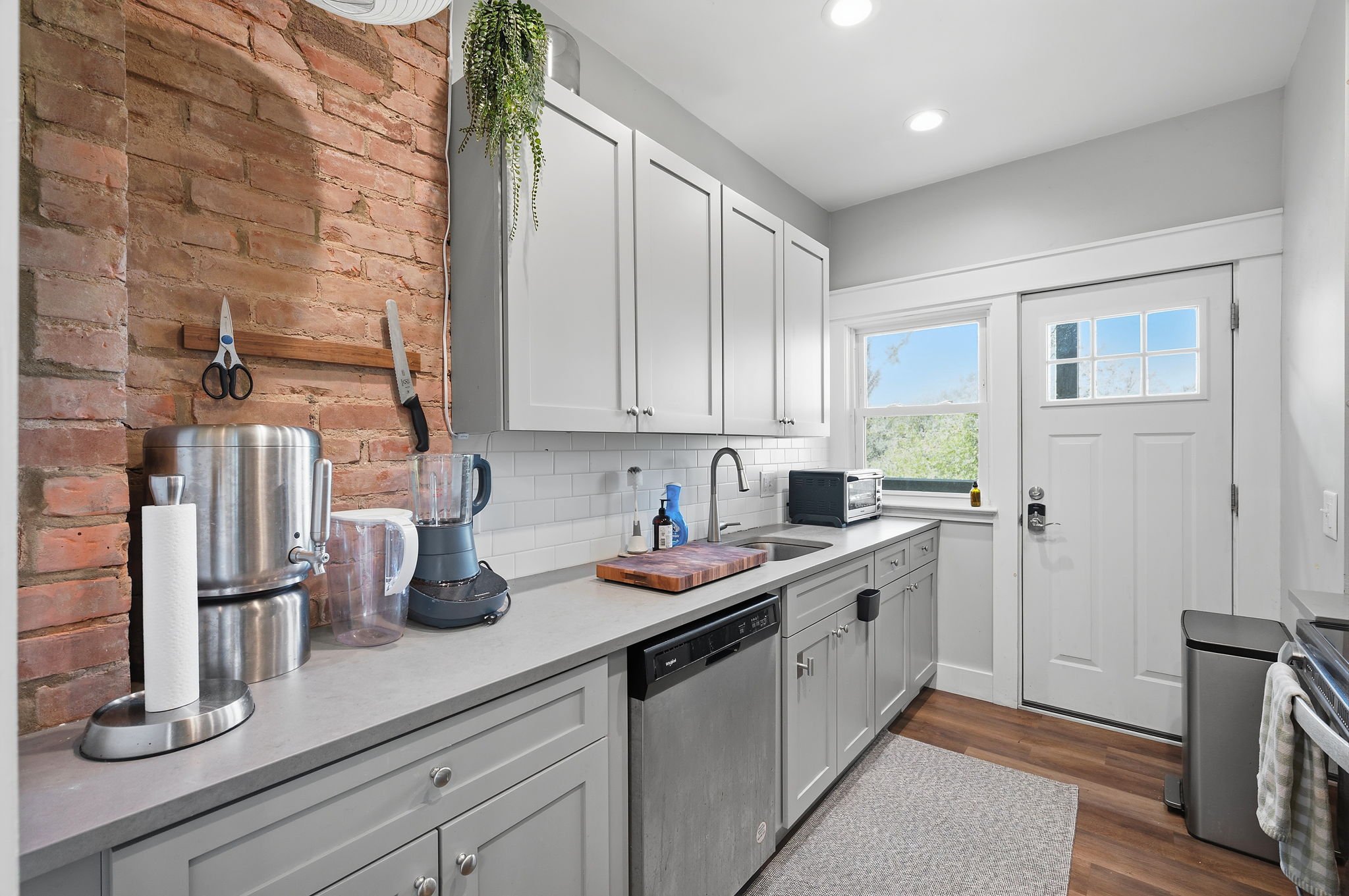 7-web-or-mls-DSC_1306kitchen.jpg
