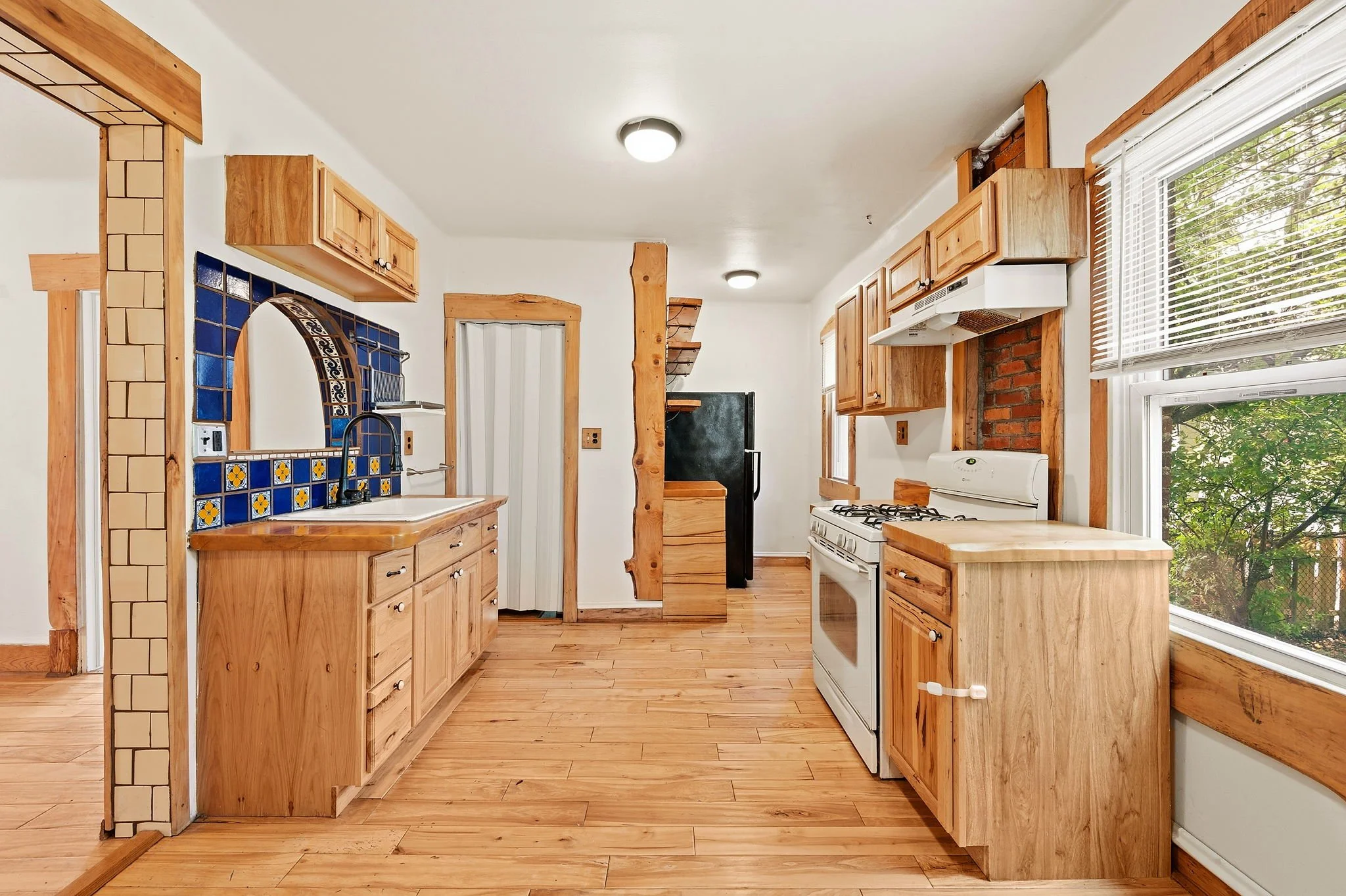 7-web-or-mls-DSC_3790kitchen.jpg