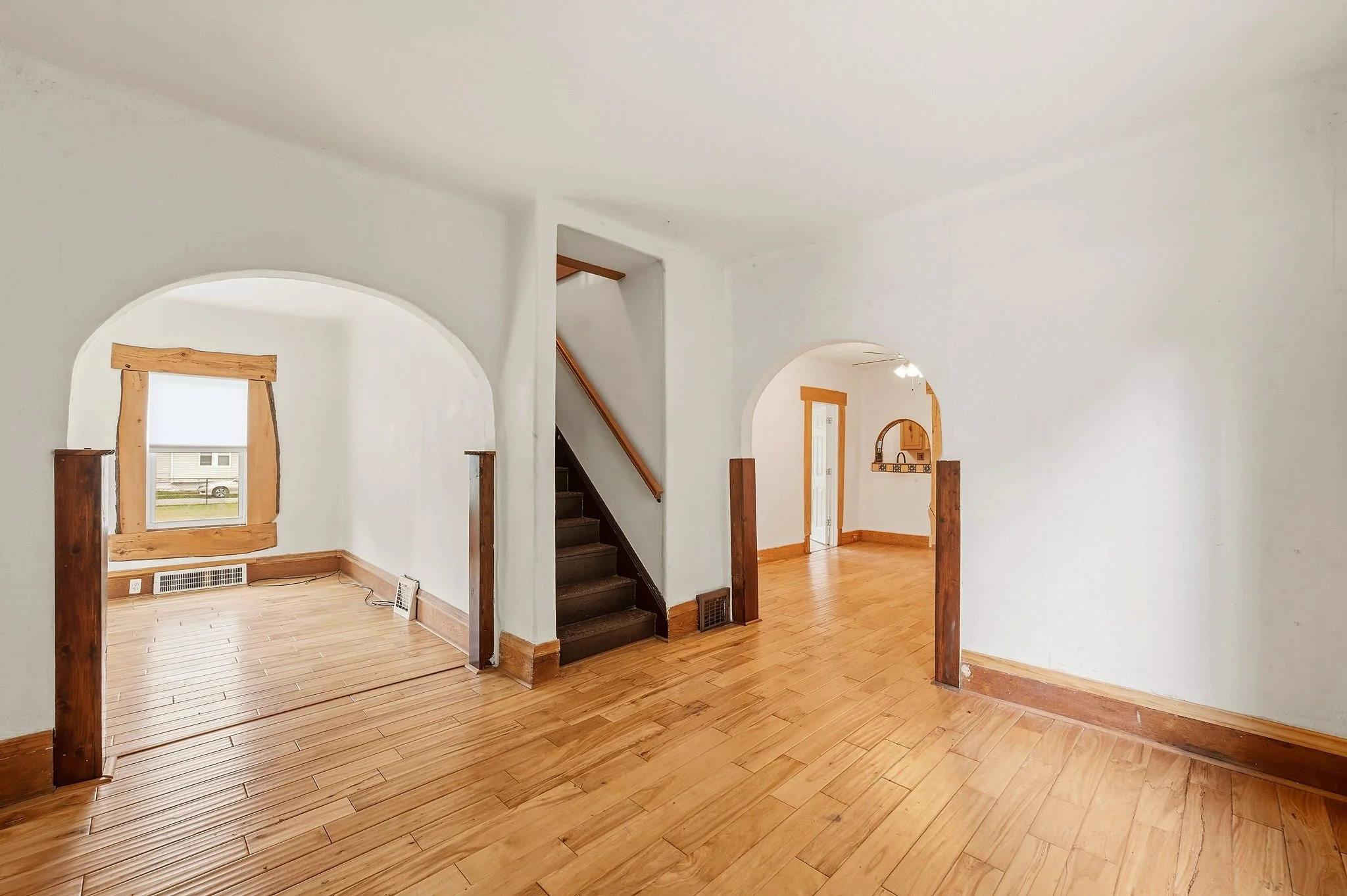 21-web-or-mls-DSC_3866stairs.jpg