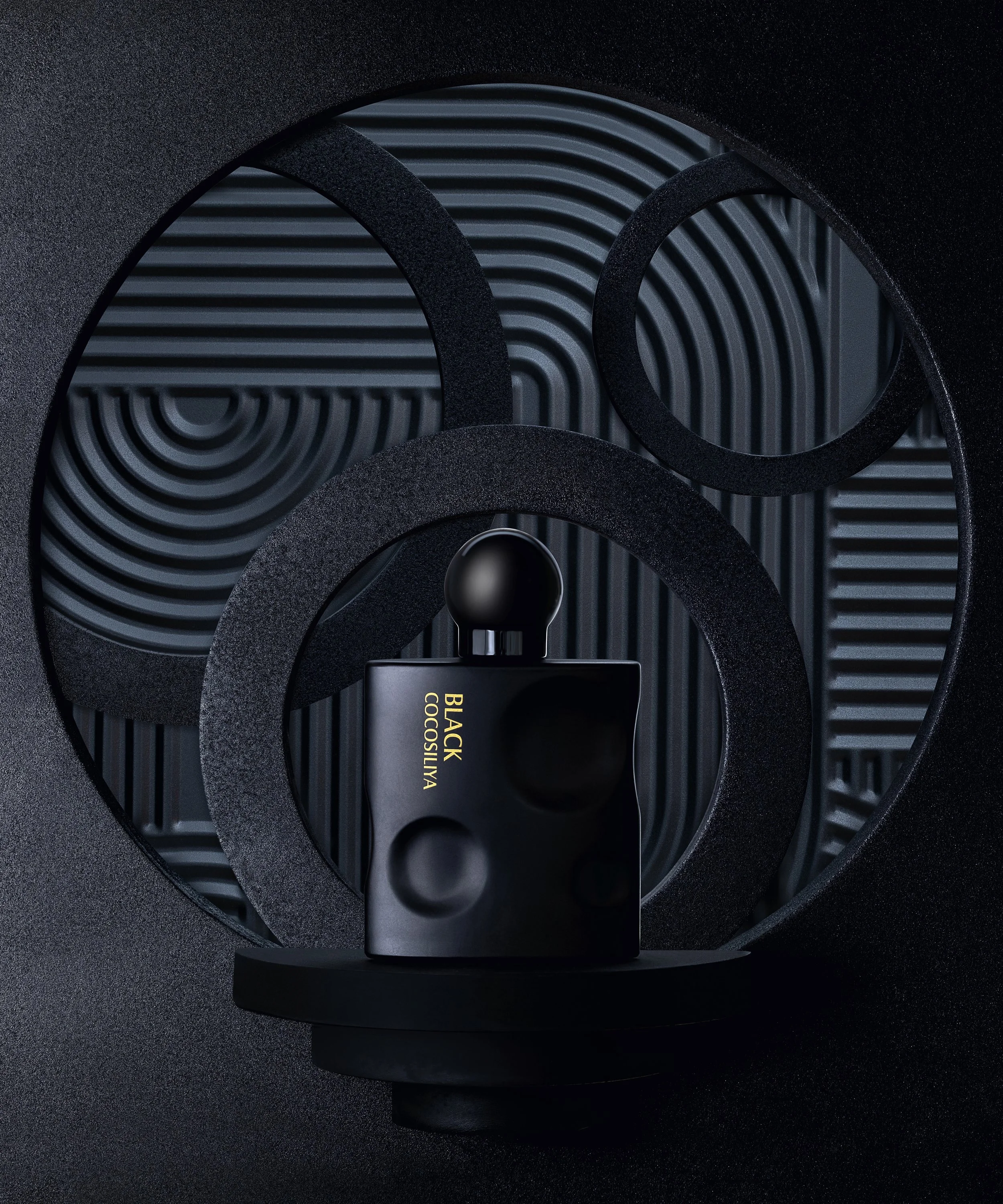 UK Product Photographer - Perfume Photography 6x5 copy.jpg