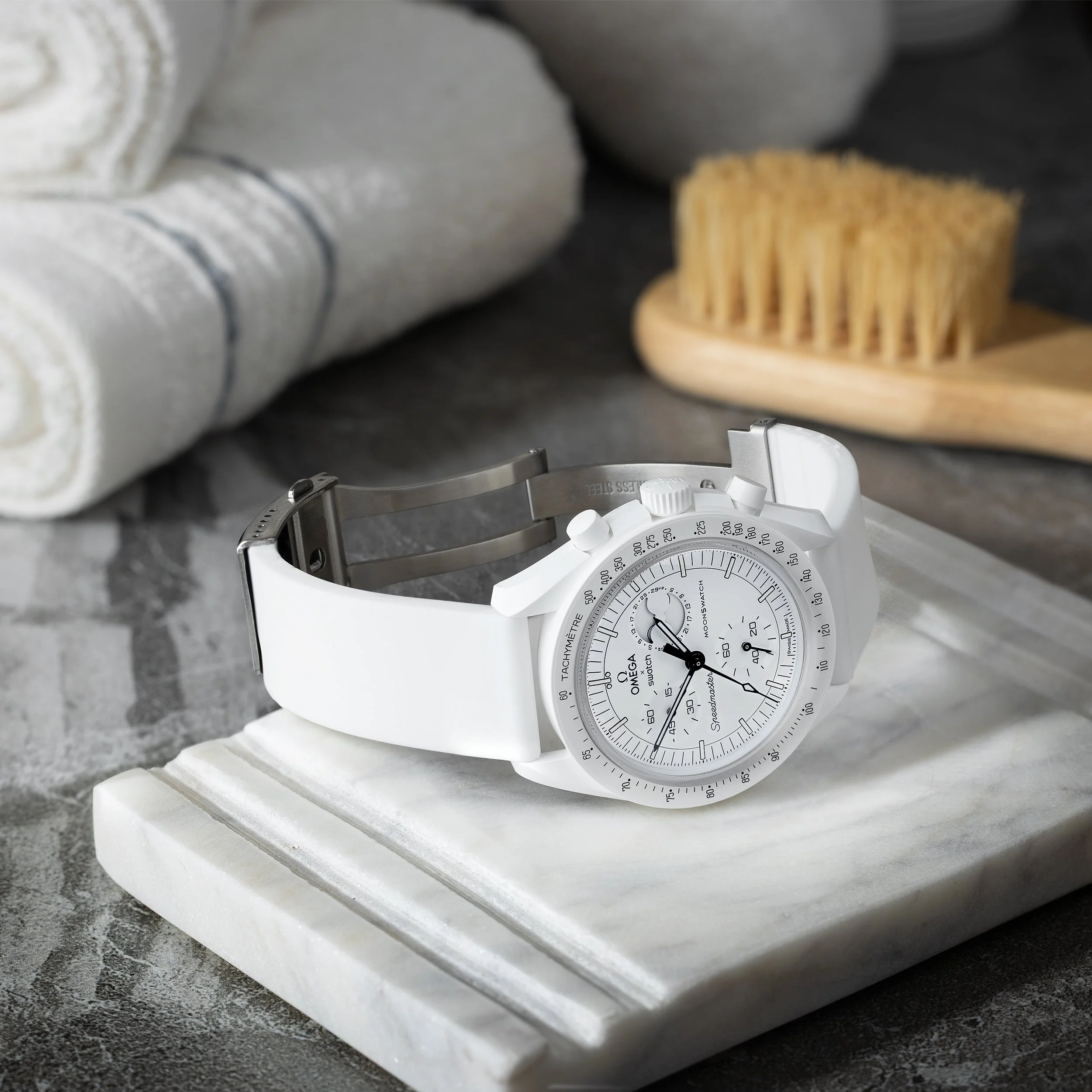 LIFESTYLE-ARC-QRCFS-WHT.jpg