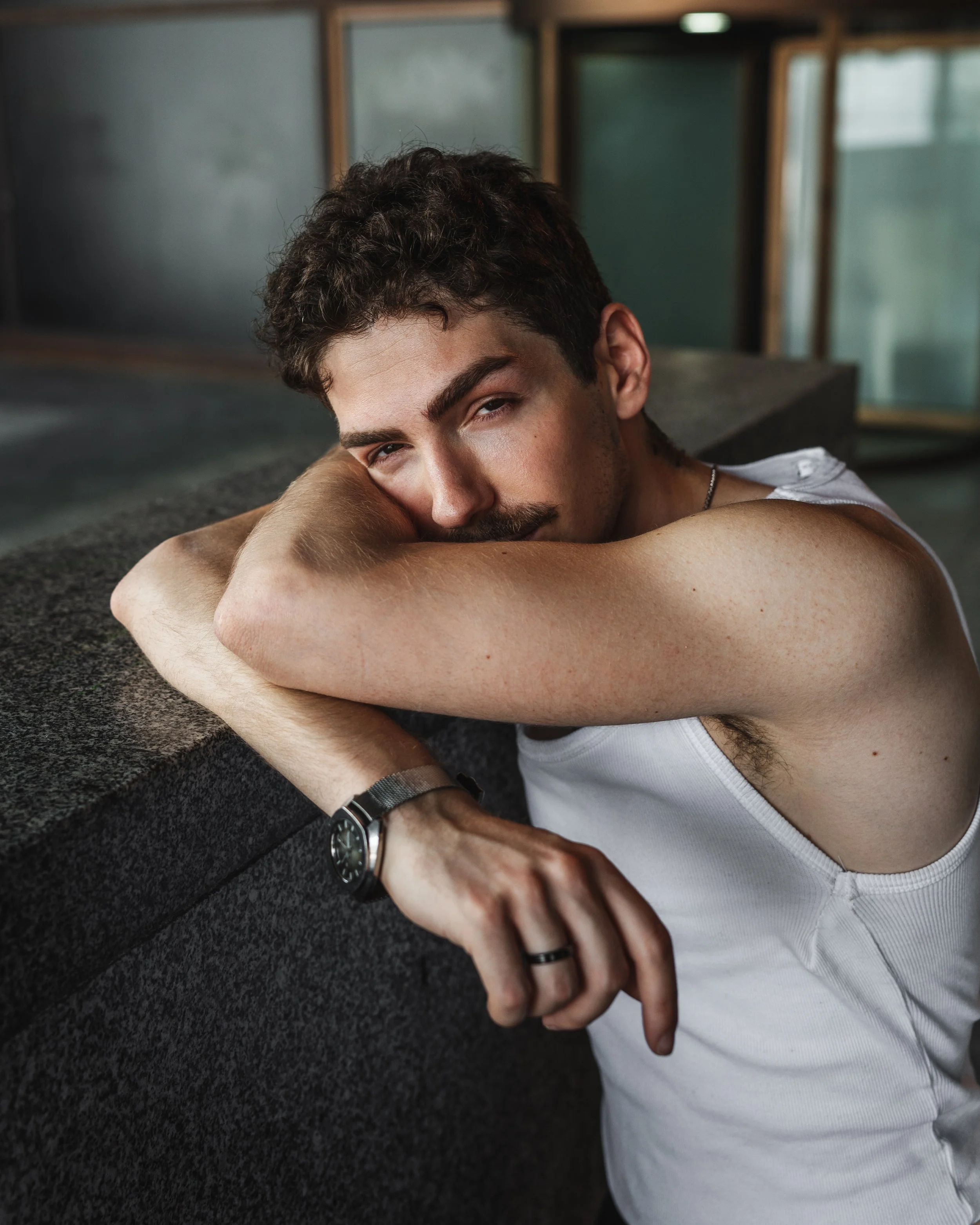 Outdoor fashion campaign – male model street style · fashion film & photography Madrid