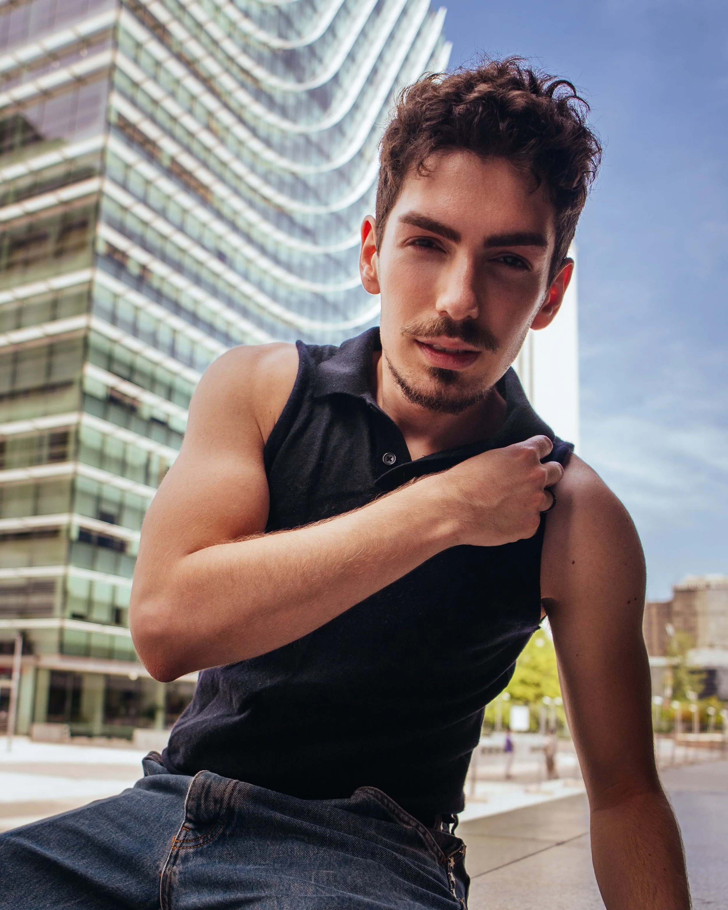 Outdoor fashion campaign – male model street style · fashion film & photography Madrid