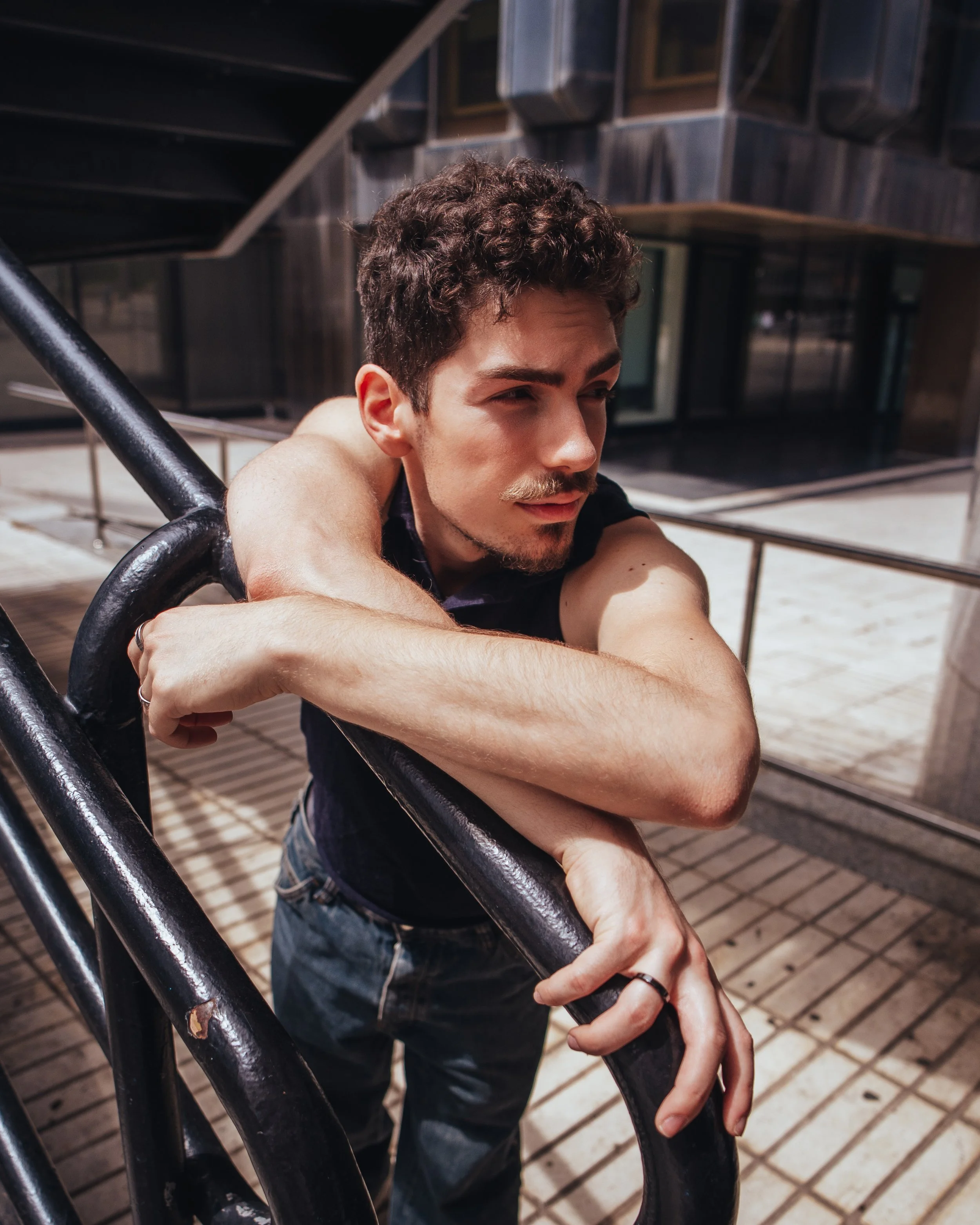 Outdoor fashion campaign – male model street style · fashion film & photography Madrid