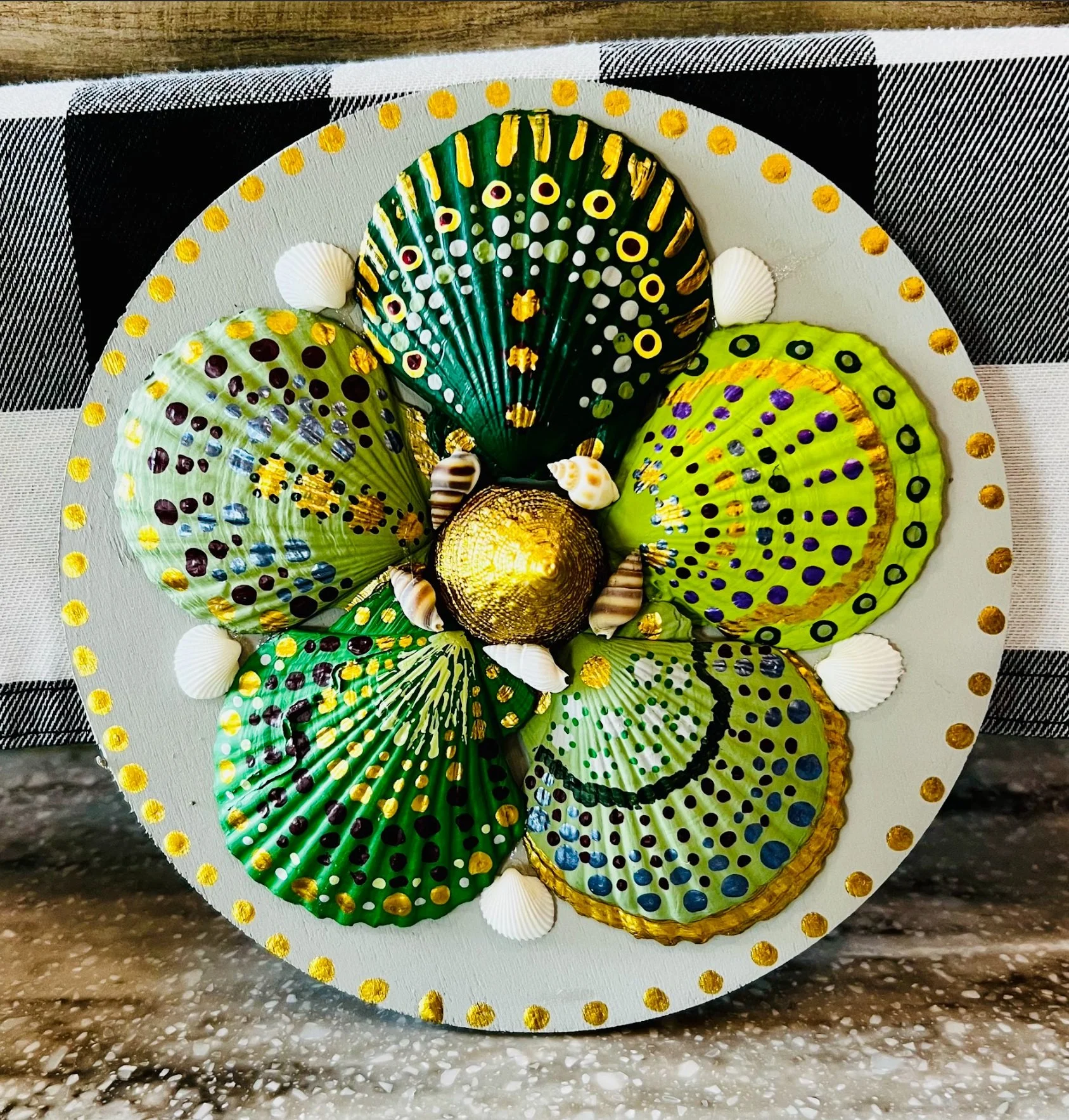 Circle seashell sign.jpg