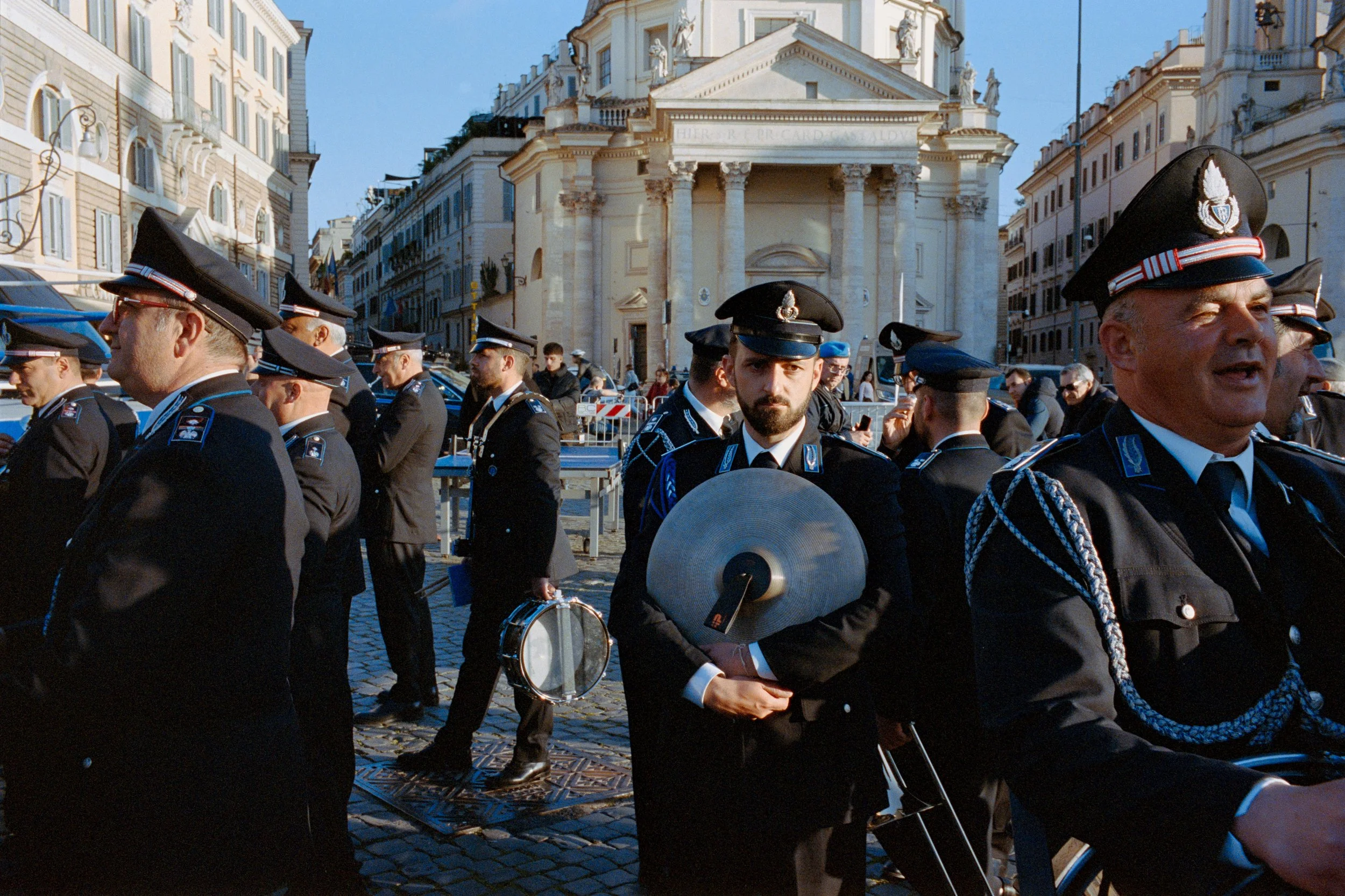 street-photography-italy-yanis-machonis-police-band-parade.jpg