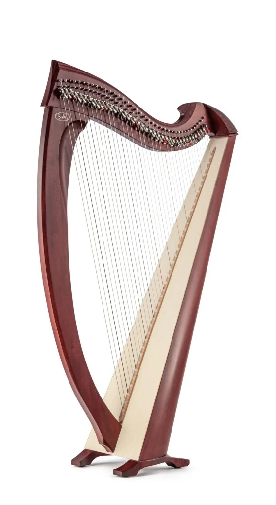 Una-mahogany-2023-560x1024.jpg