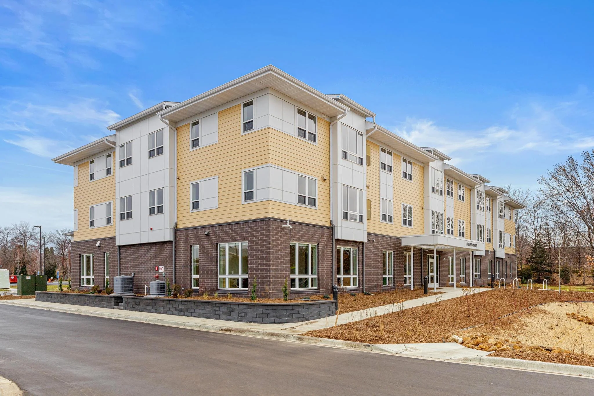 Prairie Pointe Apartments-11.jpg