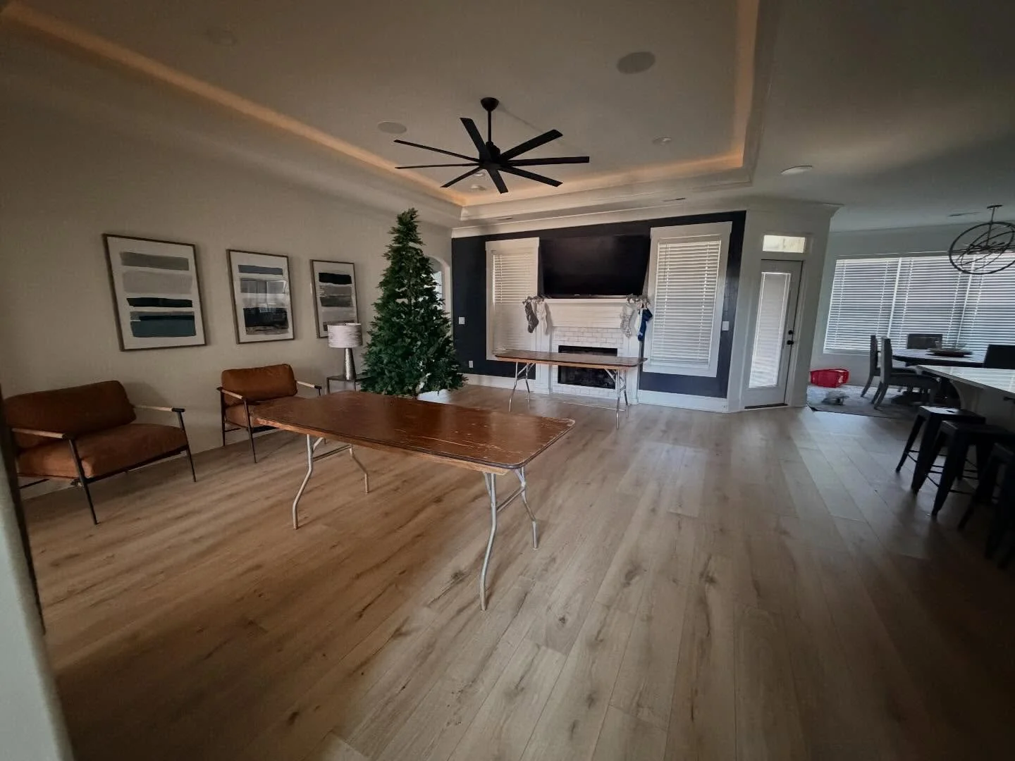 We now offer Table Rentals! If you need 6ft, 8ft, or 8ft Round tables for your next event, we've got you covered! Our selection includes a limited collection of tablecloth rentals too, ideal for intimate in-home gatherings.