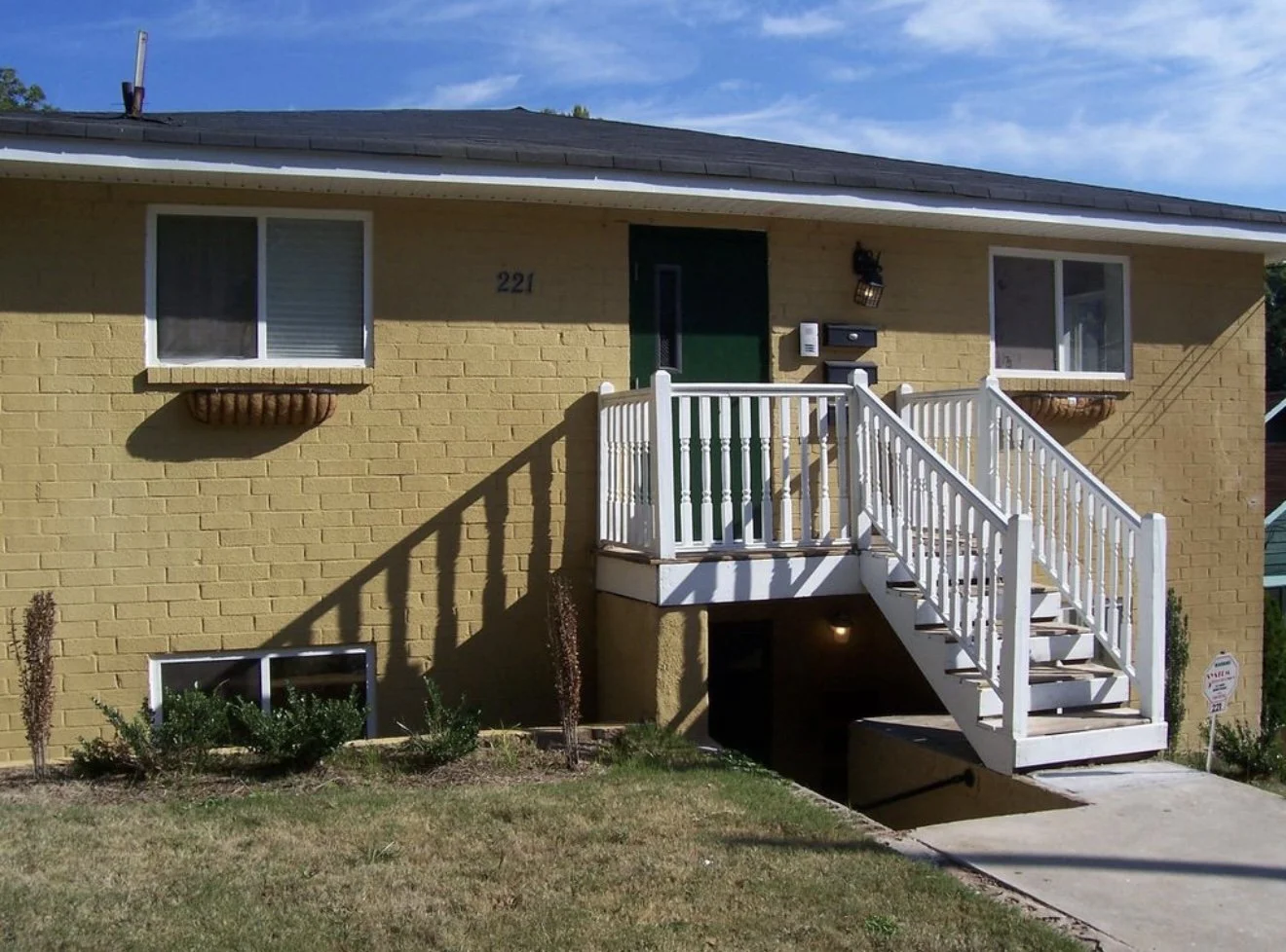 An image of apartment building in Mechanicsville